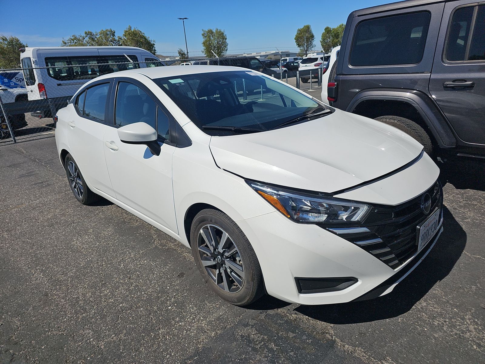 NISSAN VERSA - 4