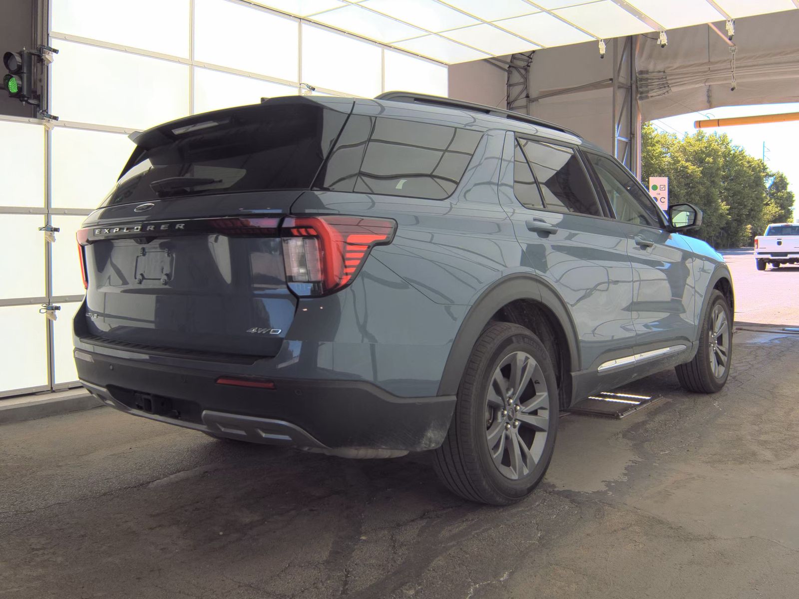 FORD EXPLORER - 6