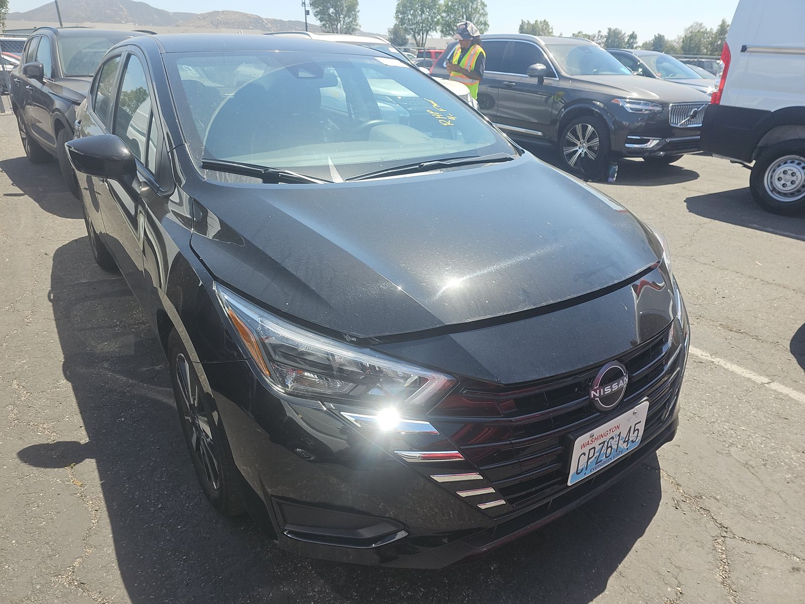 NISSAN VERSA - 4