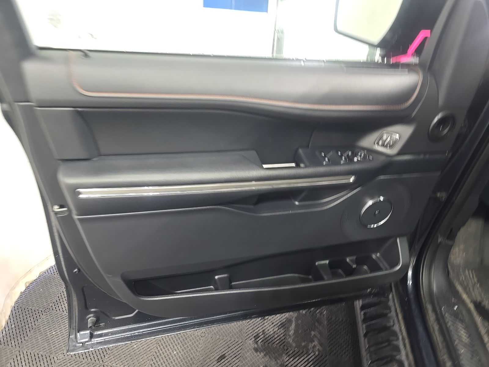 FORD EXPEDITION - 10
