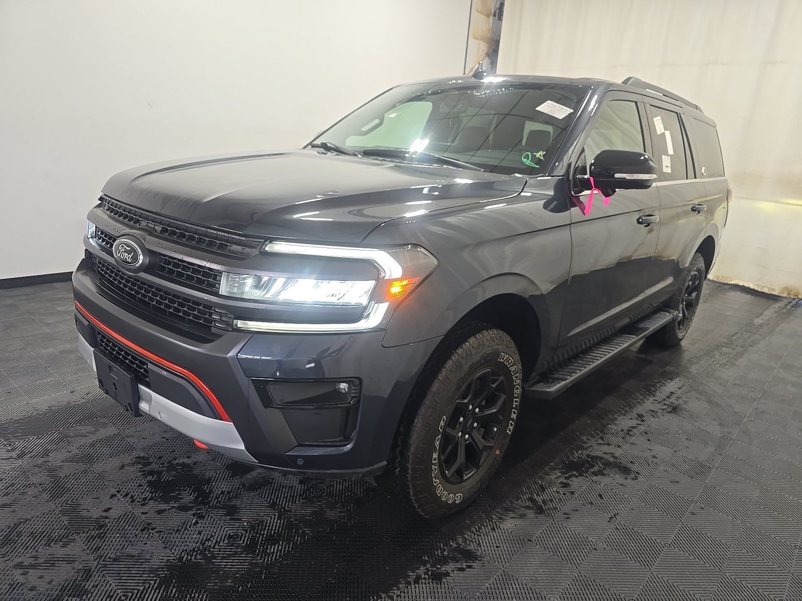 FORD EXPEDITION - 1