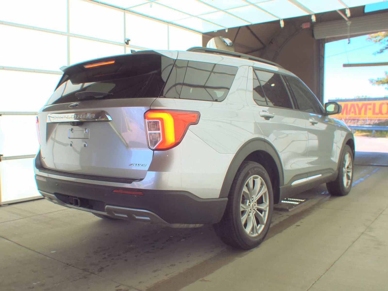 FORD EXPLORER - 6