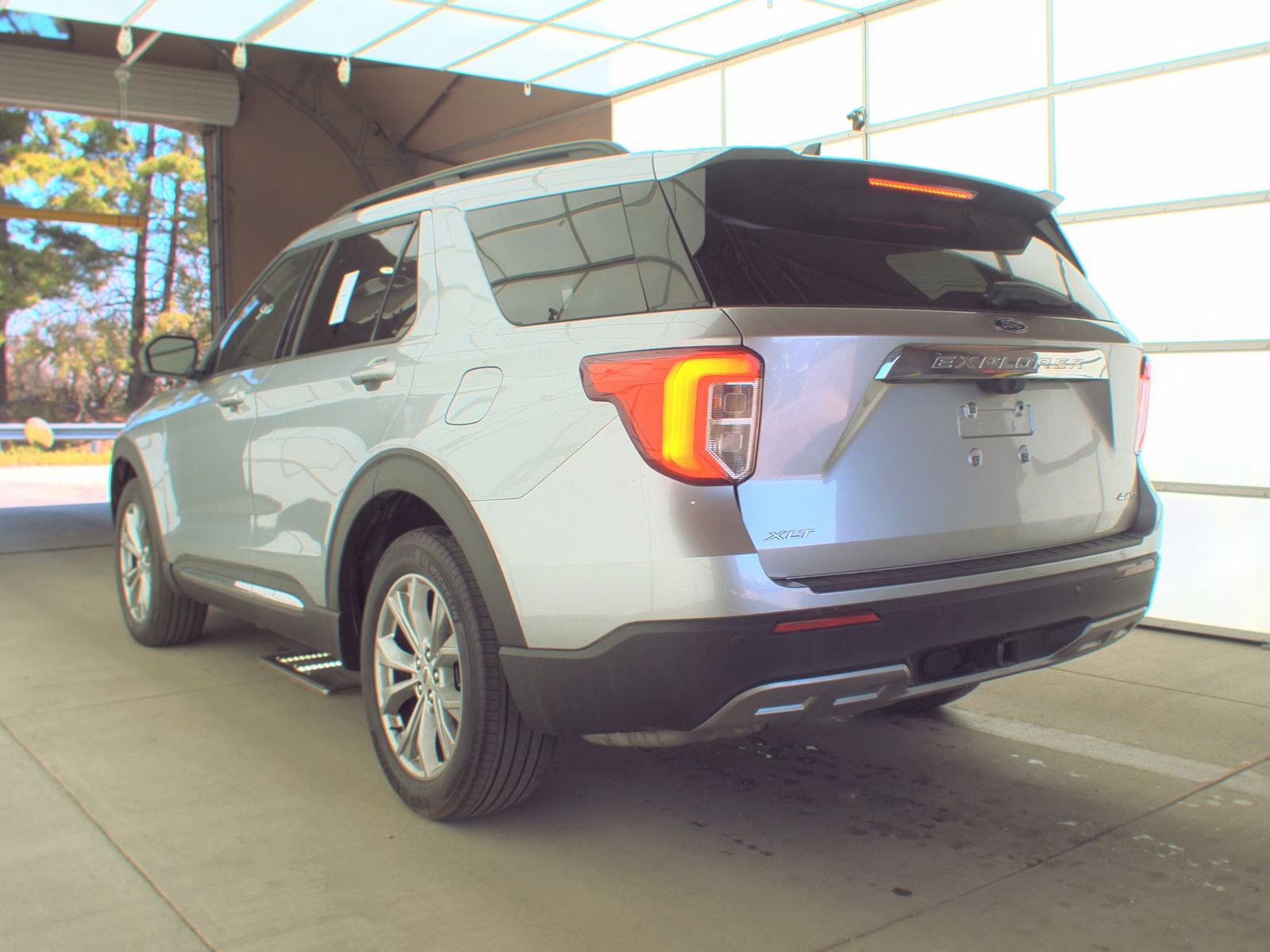 FORD EXPLORER - 9
