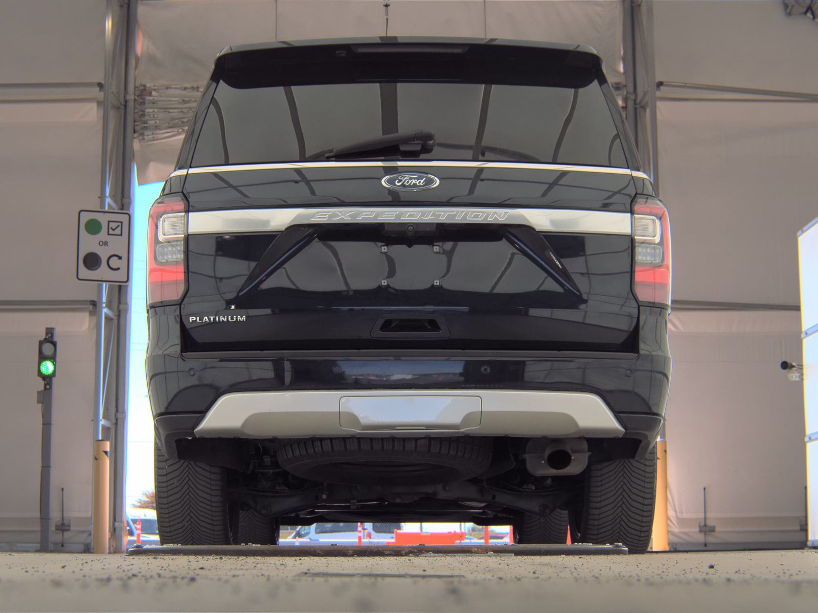 FORD EXPEDITION - 8