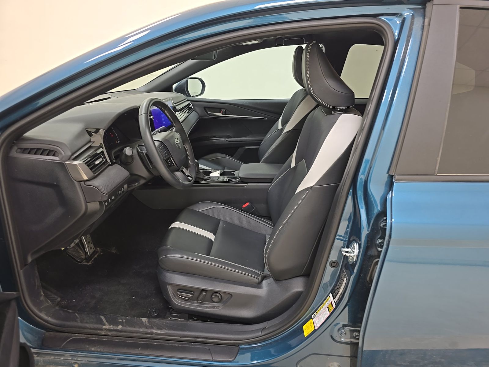 TOYOTA CAMRY - 8