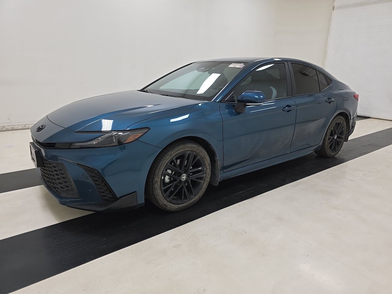 TOYOTA CAMRY - 1