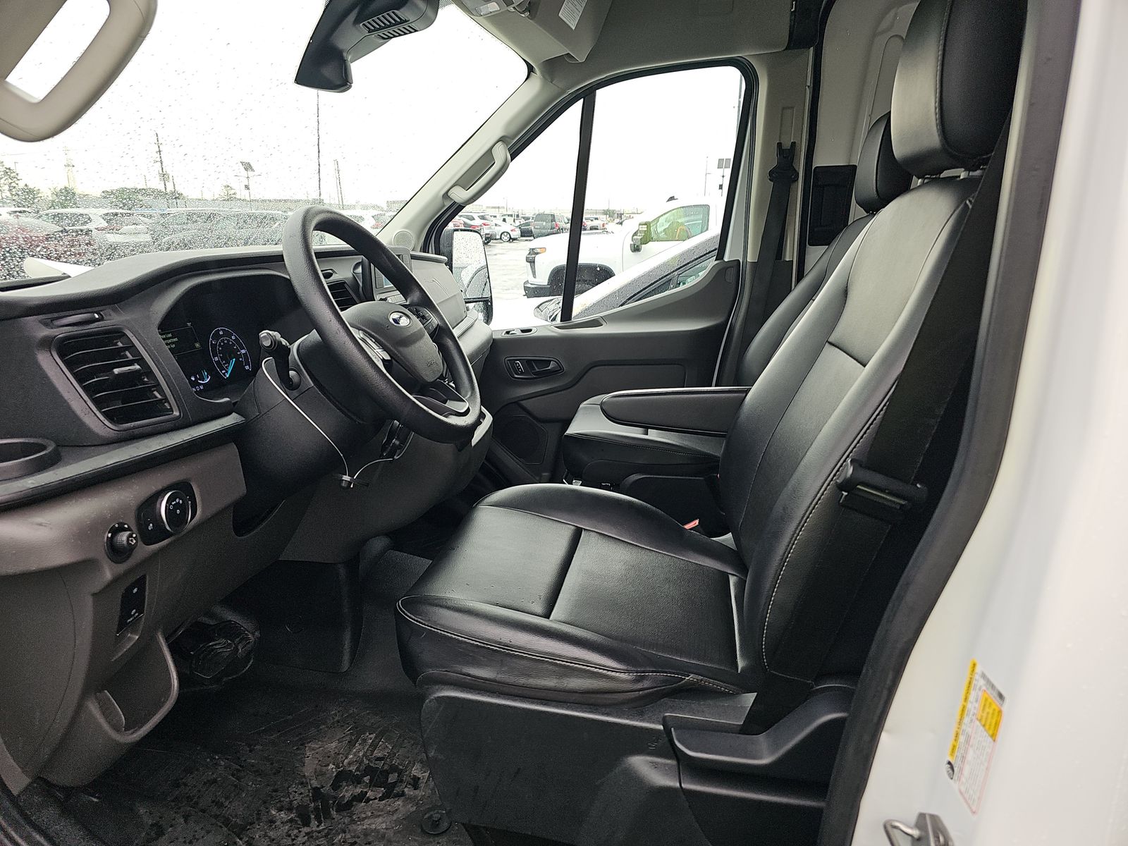FORD TRANSIT 250 - 8