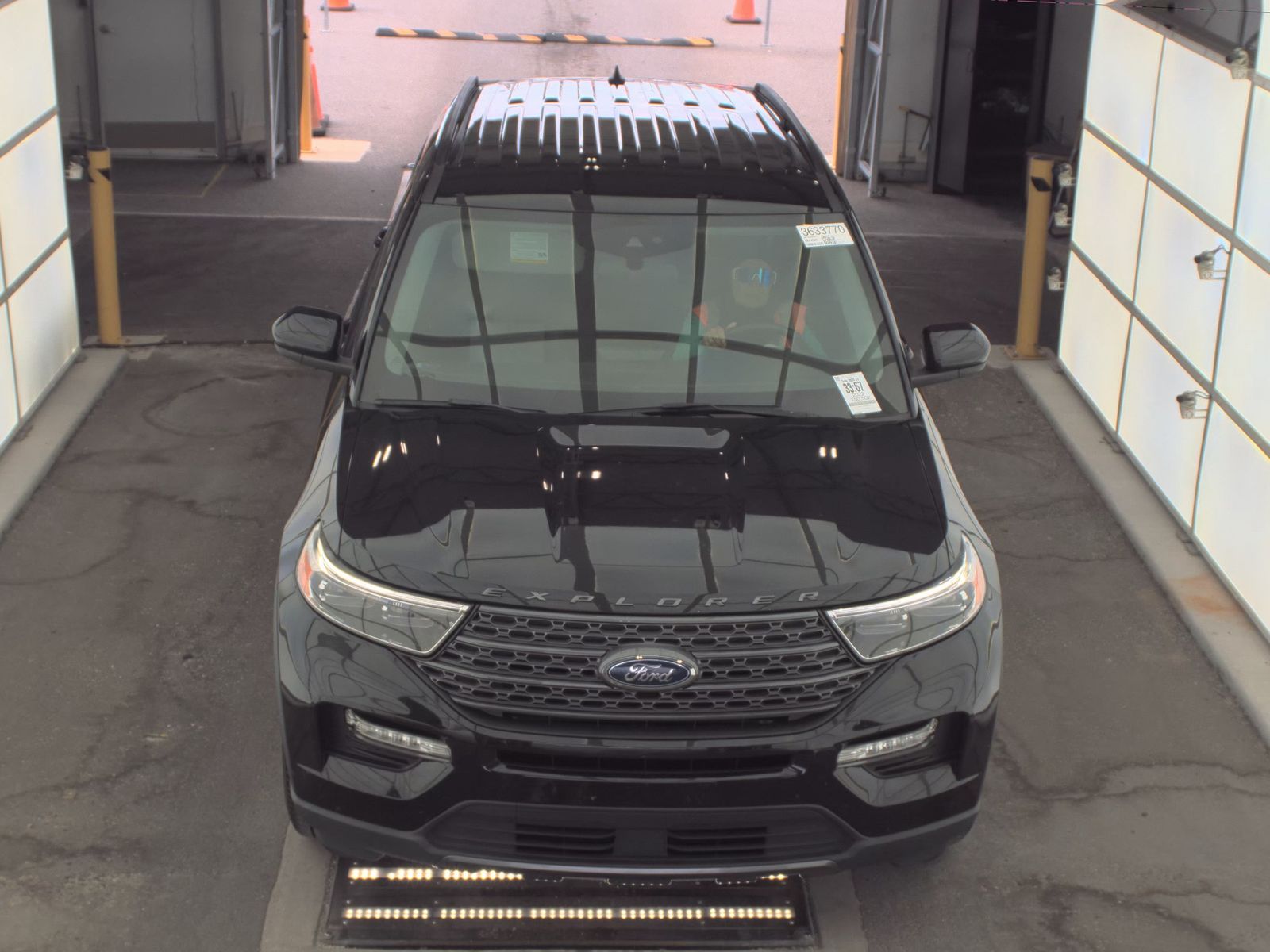 FORD EXPLORER - 3
