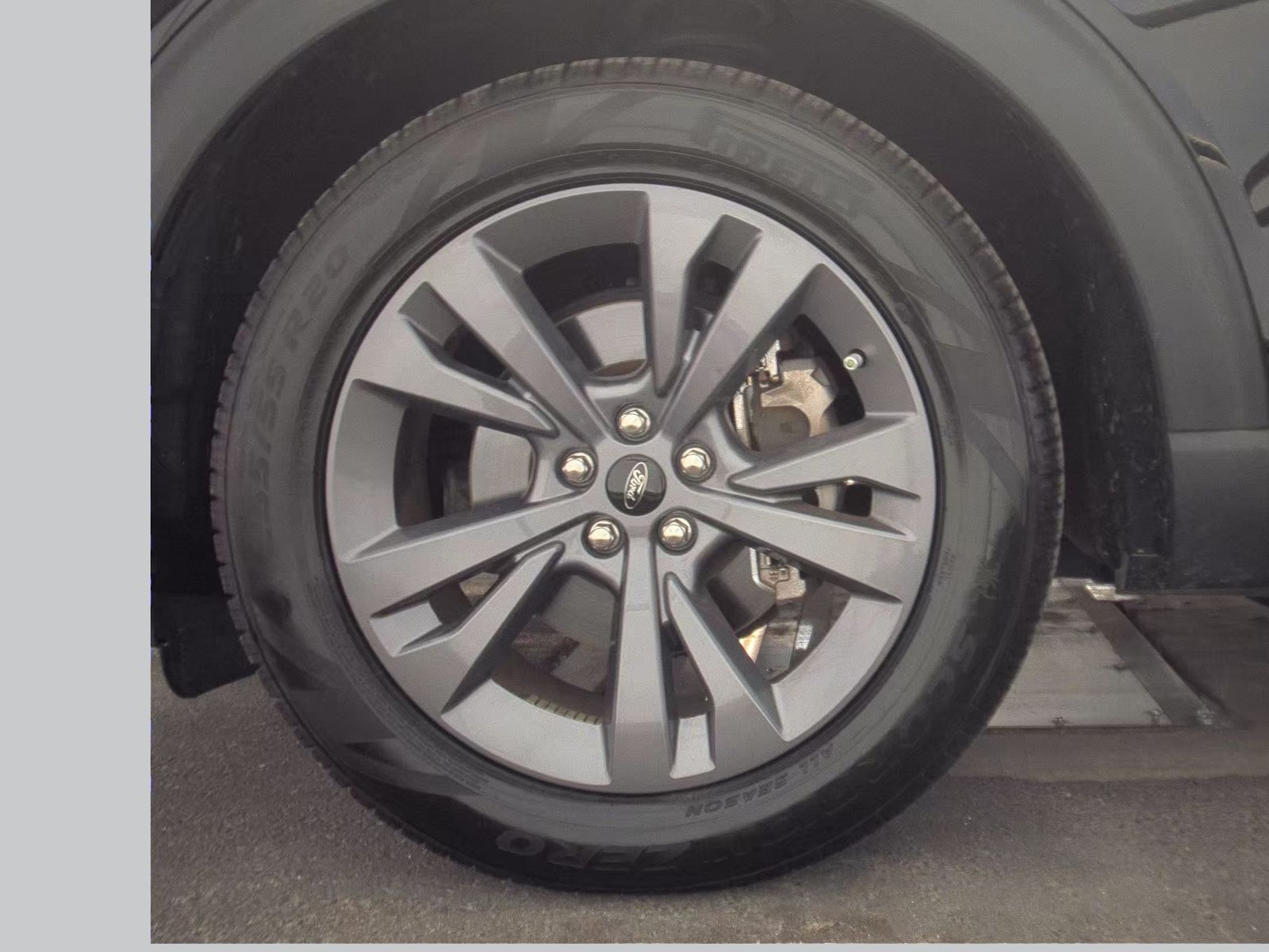 FORD EXPLORER - 10