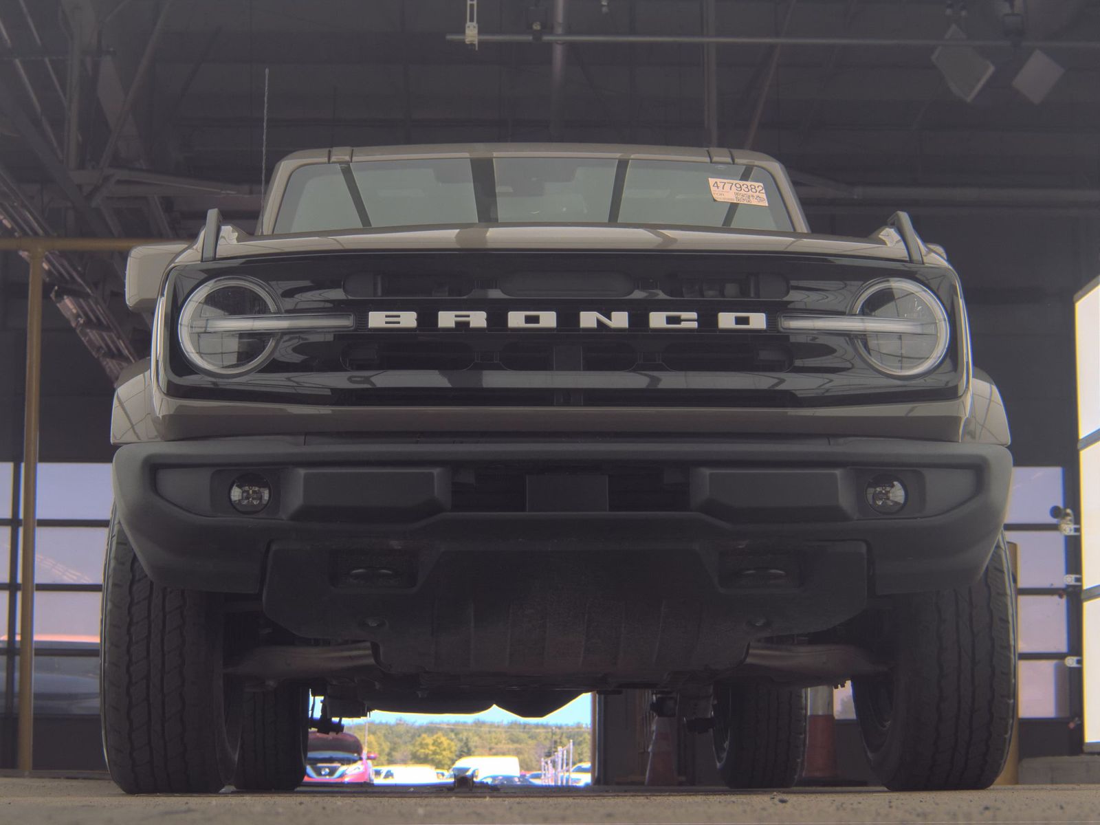 FORD BRONCO - 4