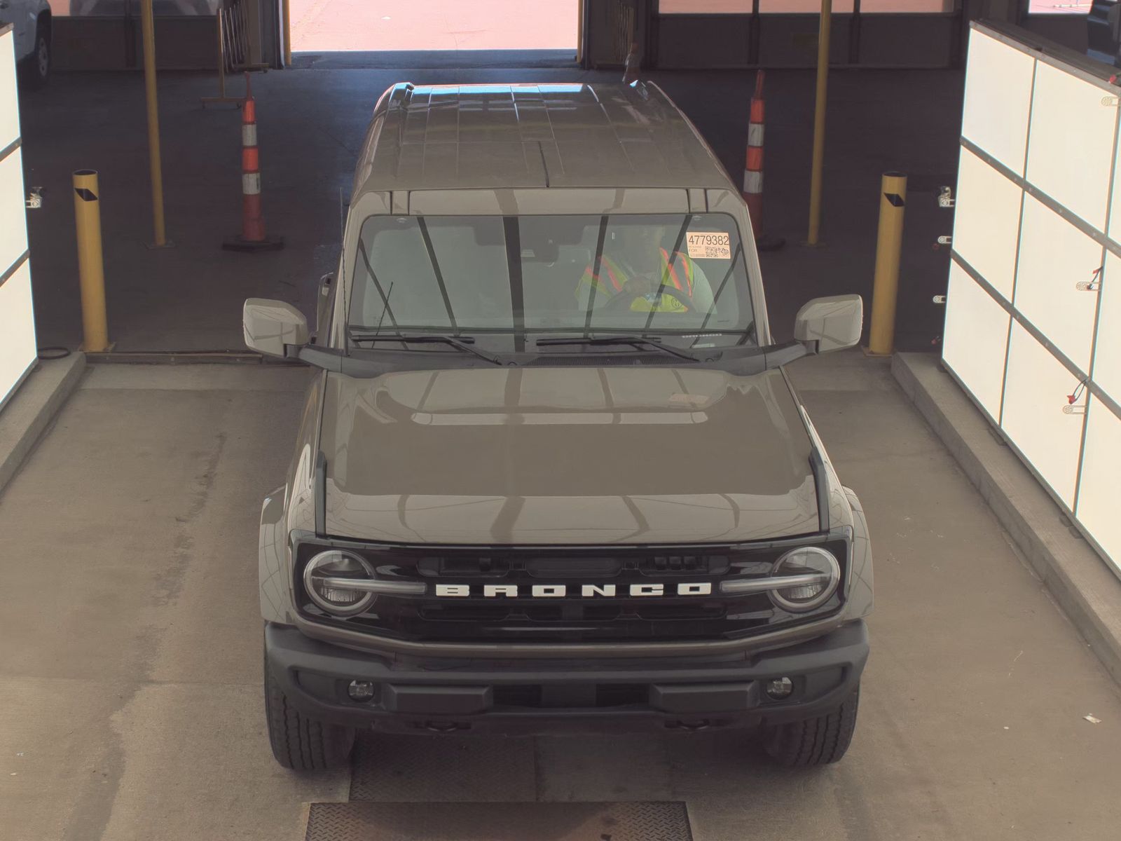 FORD BRONCO - 3