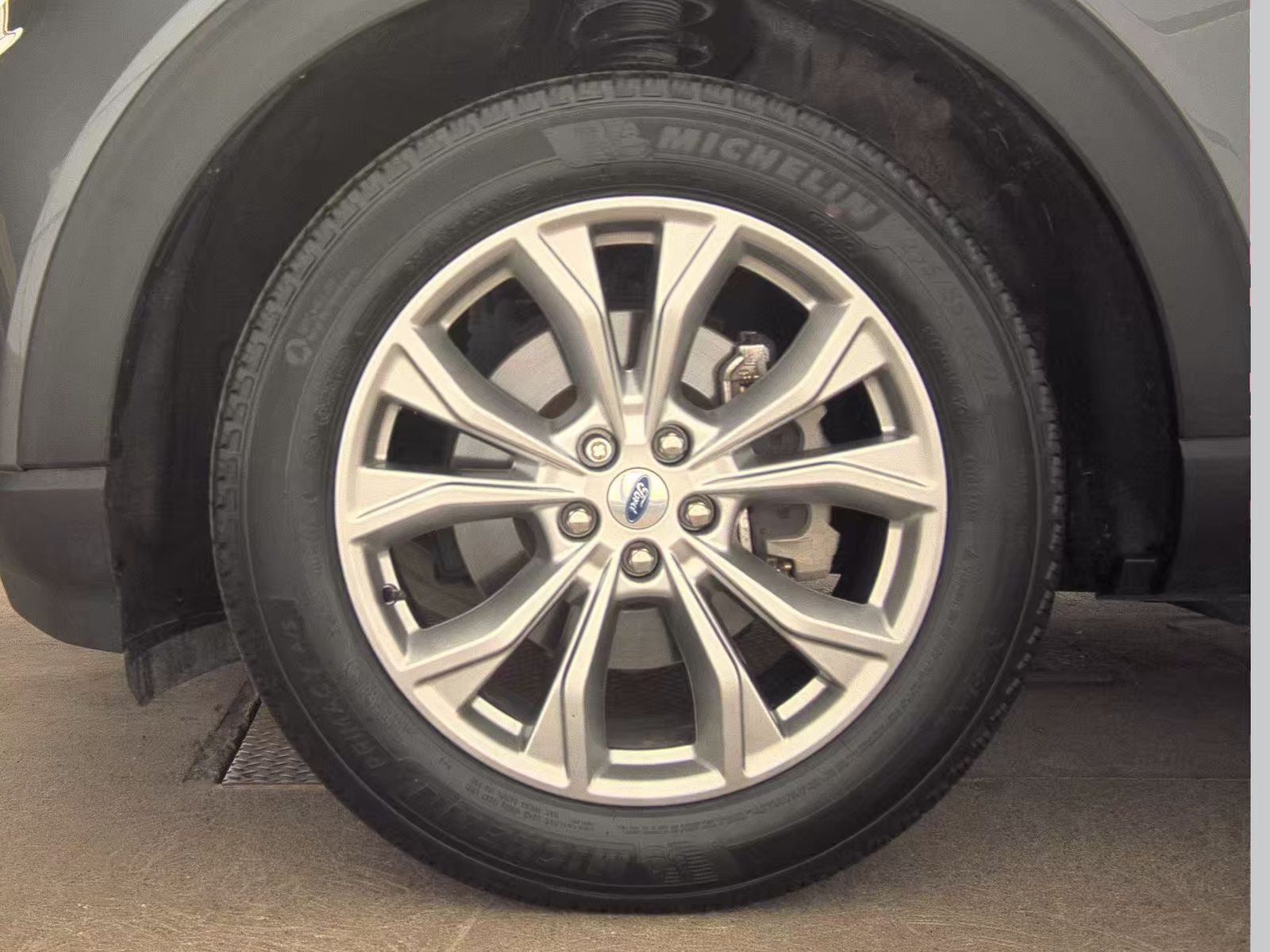 FORD EXPLORER - 10