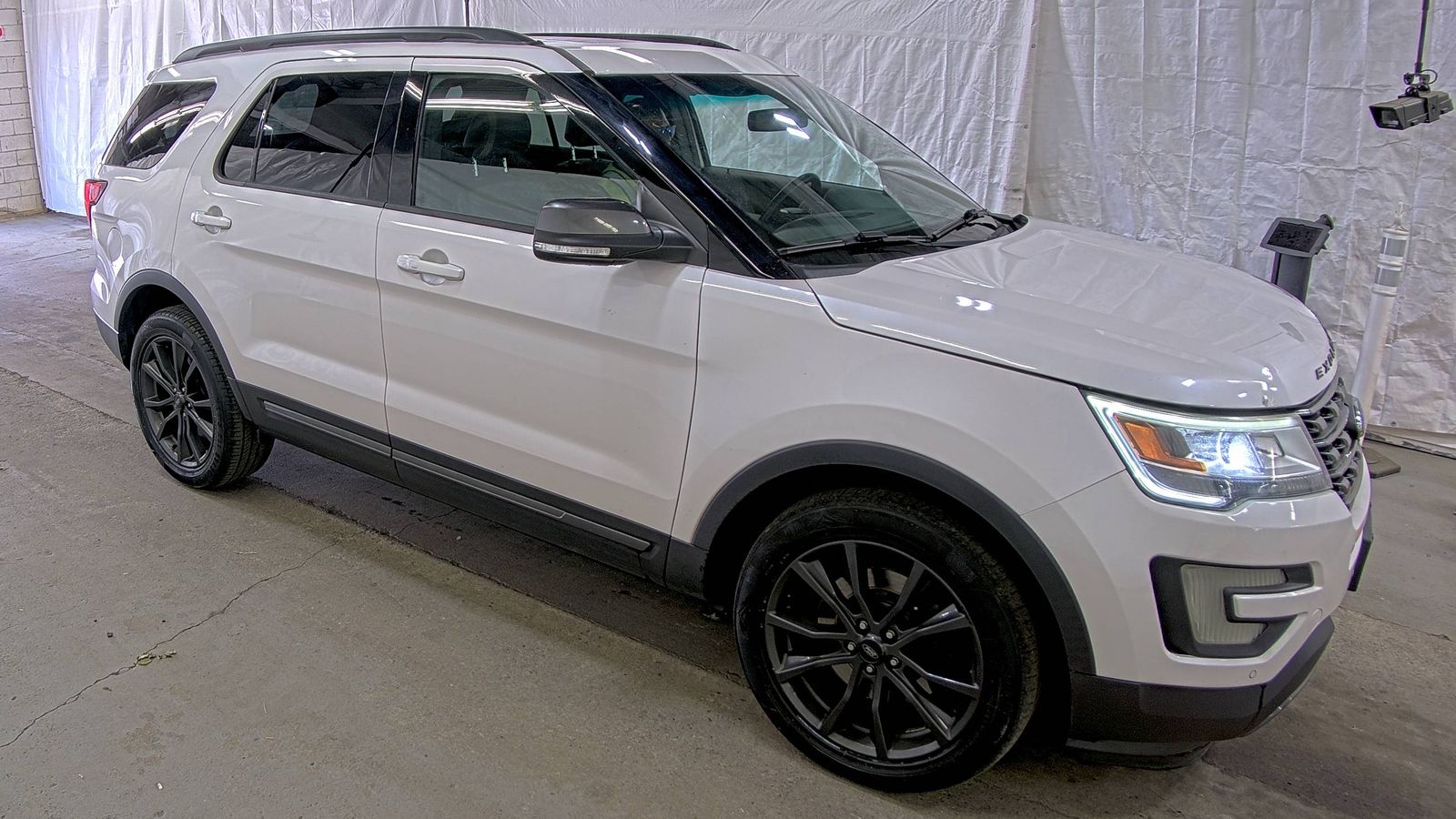 FORD EXPLORER - 4