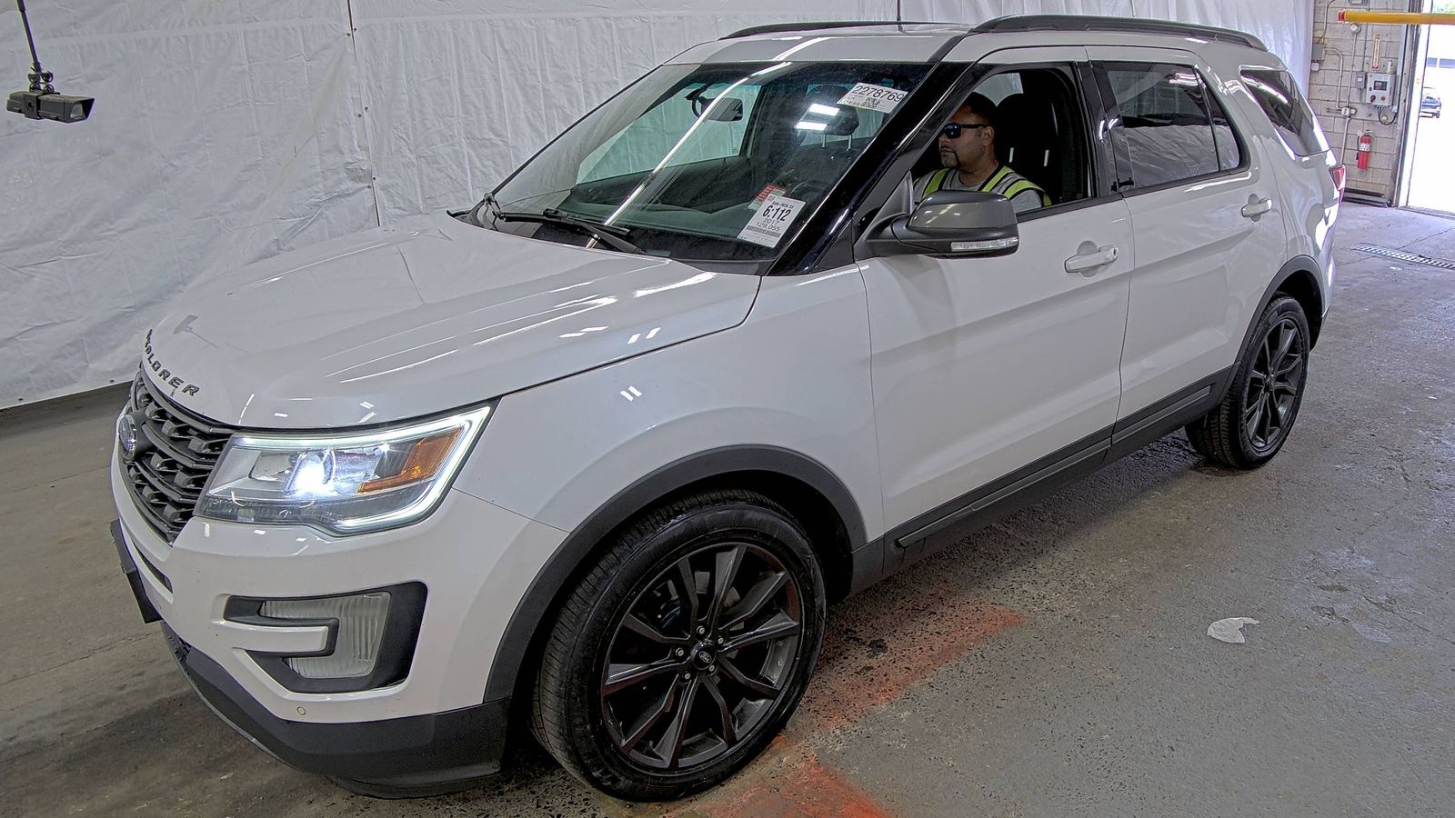 FORD EXPLORER - 1