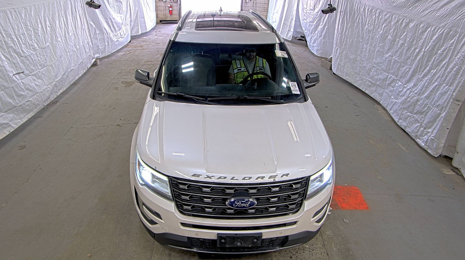 FORD EXPLORER - 3
