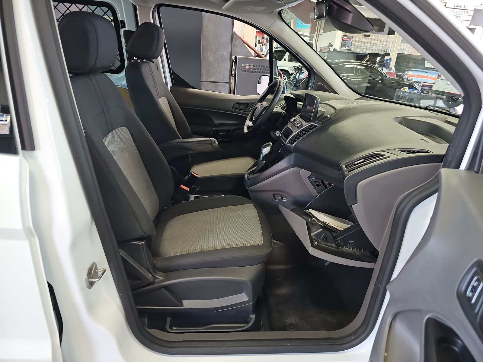 FORD TRANSIT CONNECT - 9