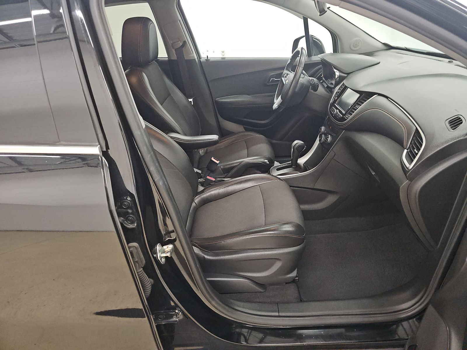 CHEVROLET TRAX - 9