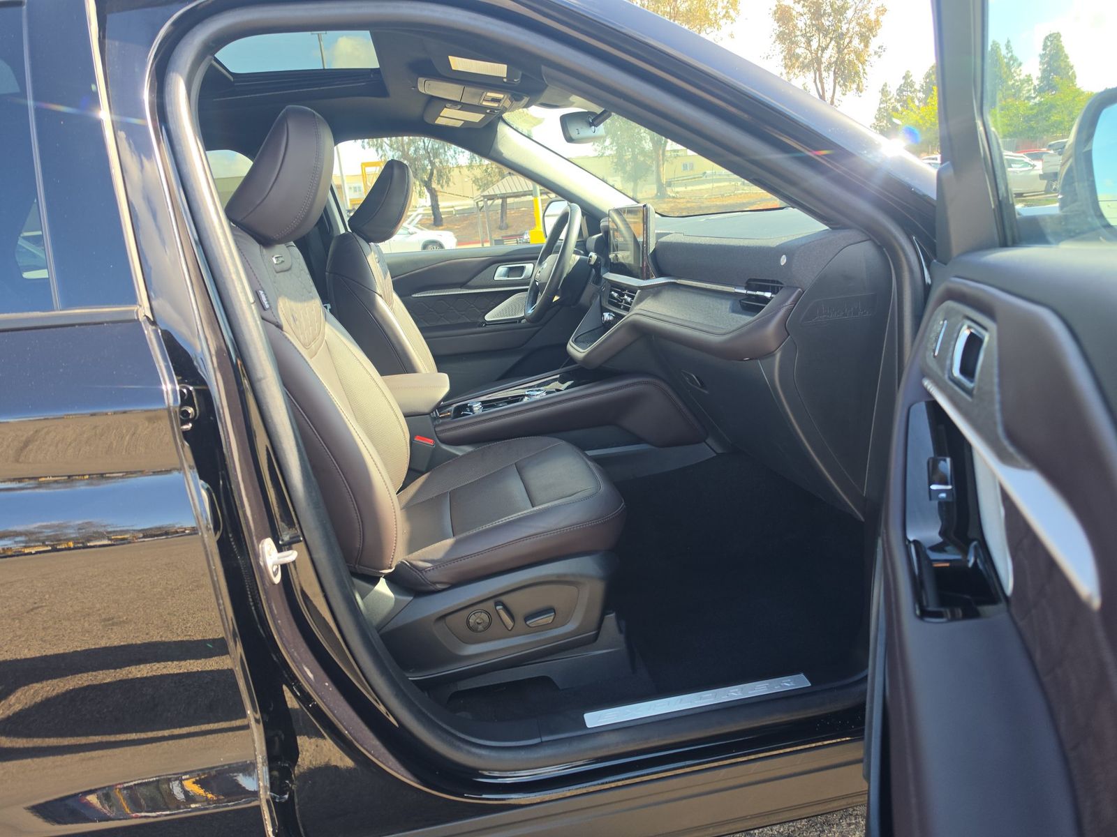 FORD EXPLORER - 9