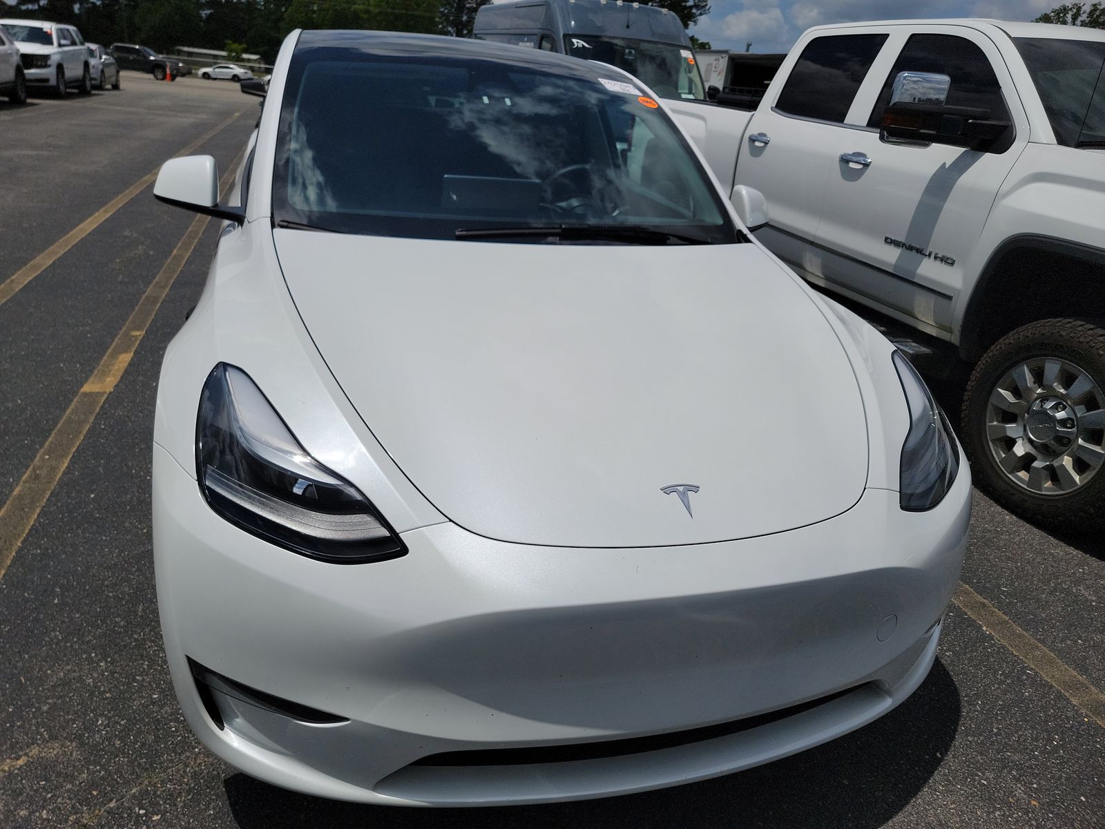 TESLA MODEL Y - 3