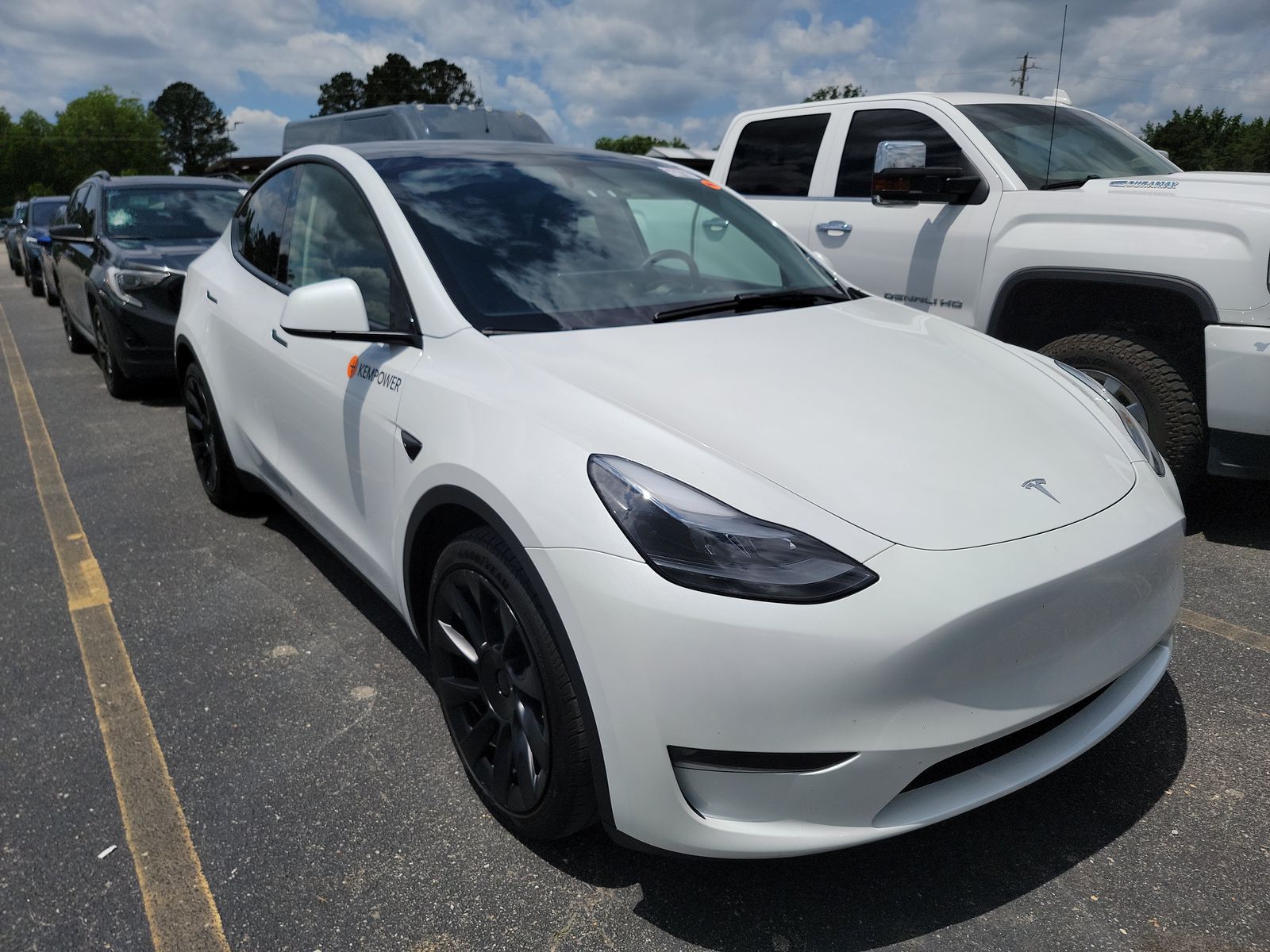 TESLA MODEL Y - 4