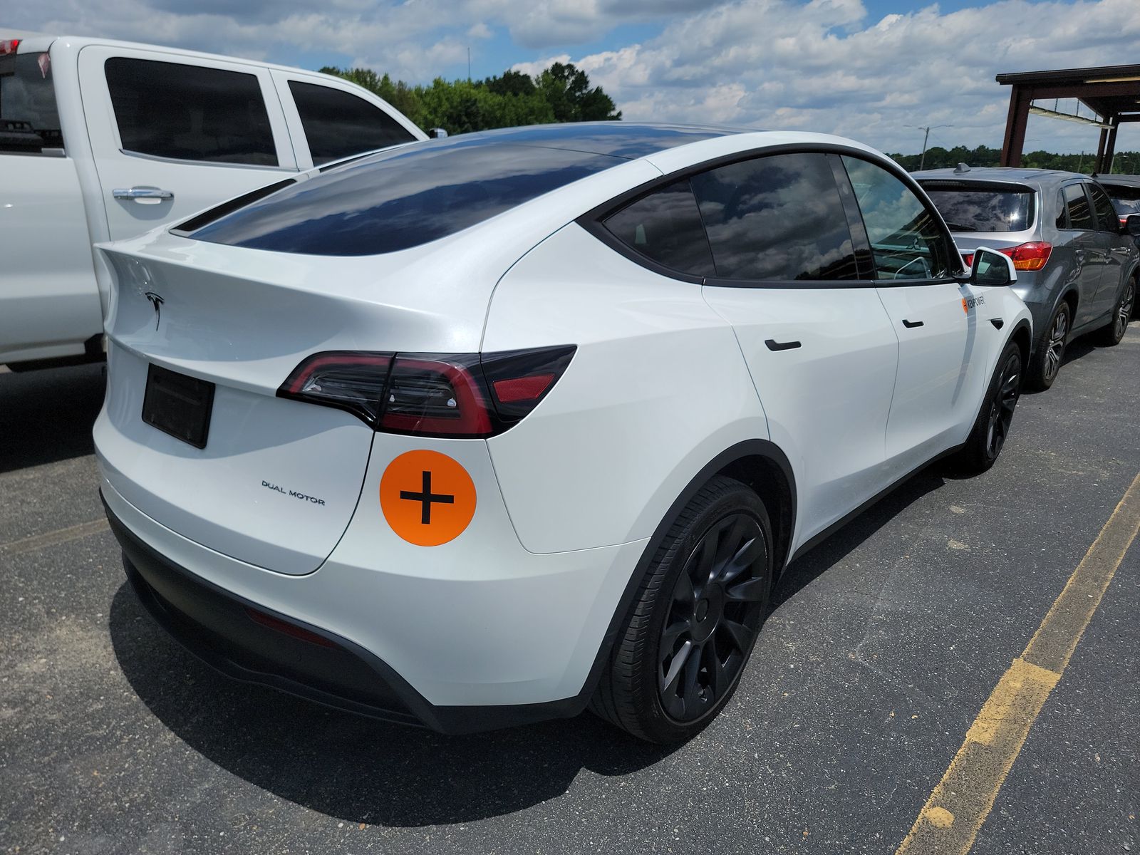 TESLA MODEL Y - 5
