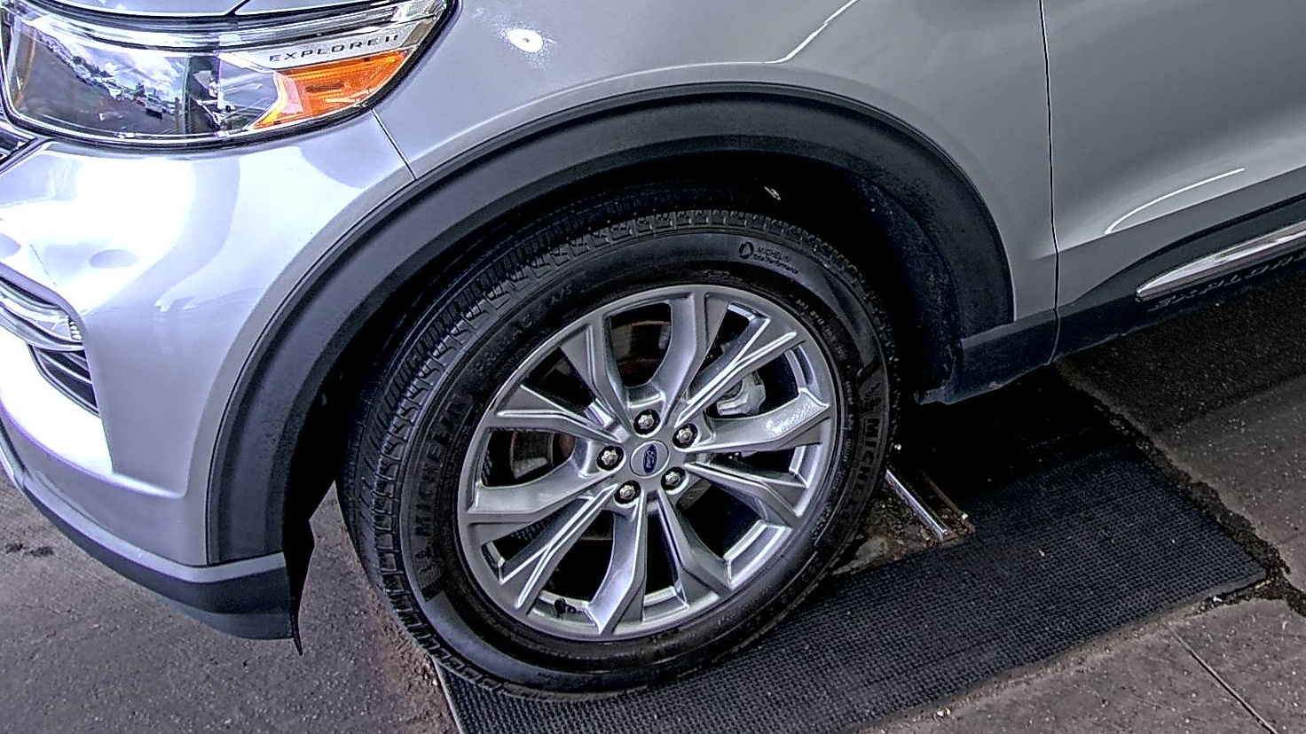 FORD EXPLORER - 8