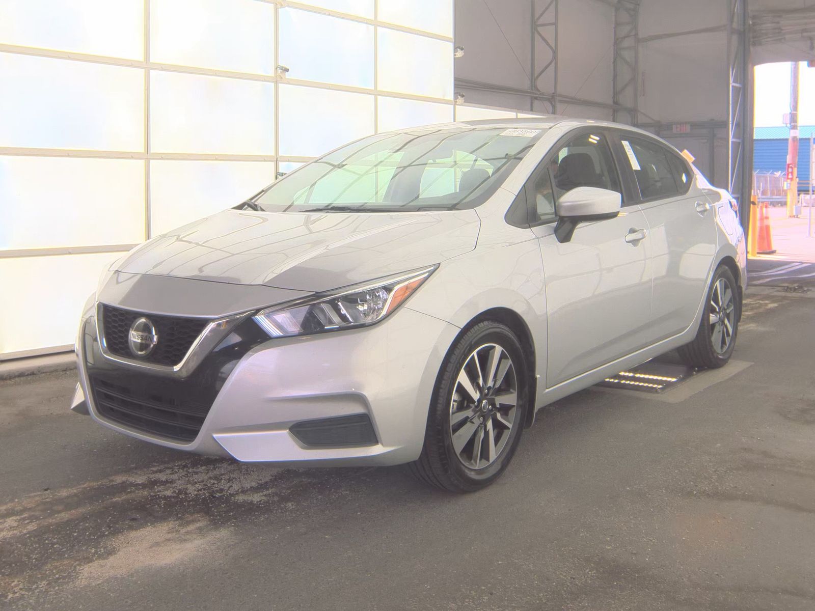 NISSAN VERSA - 1