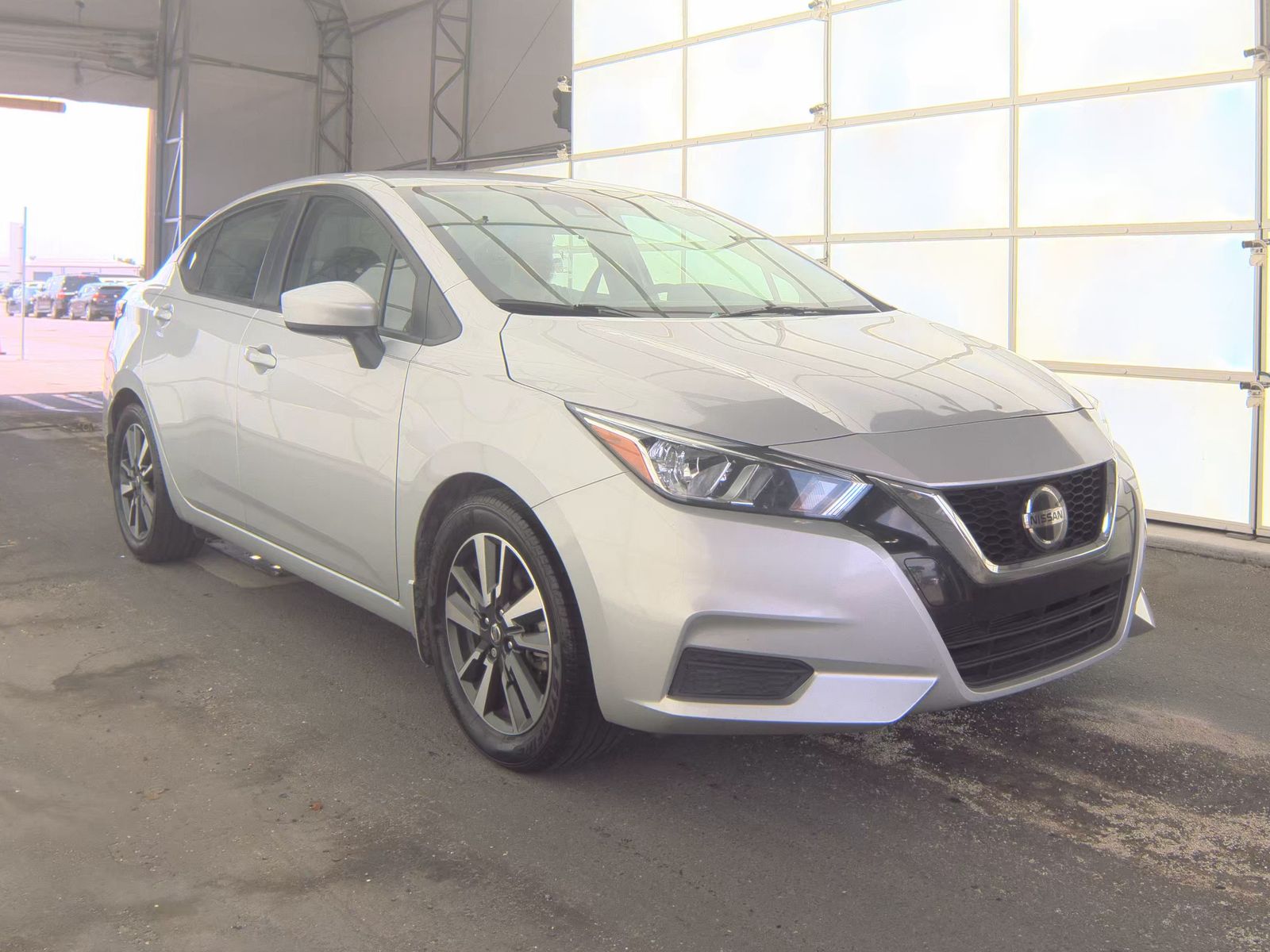 NISSAN VERSA - 4