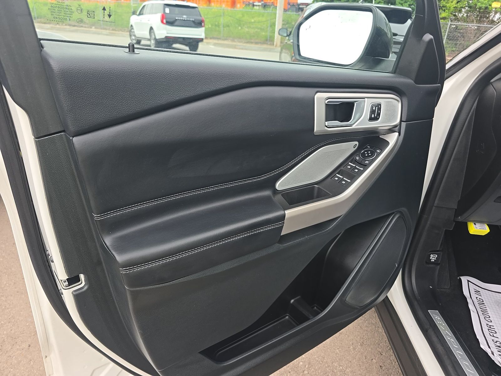 FORD EXPLORER - 10