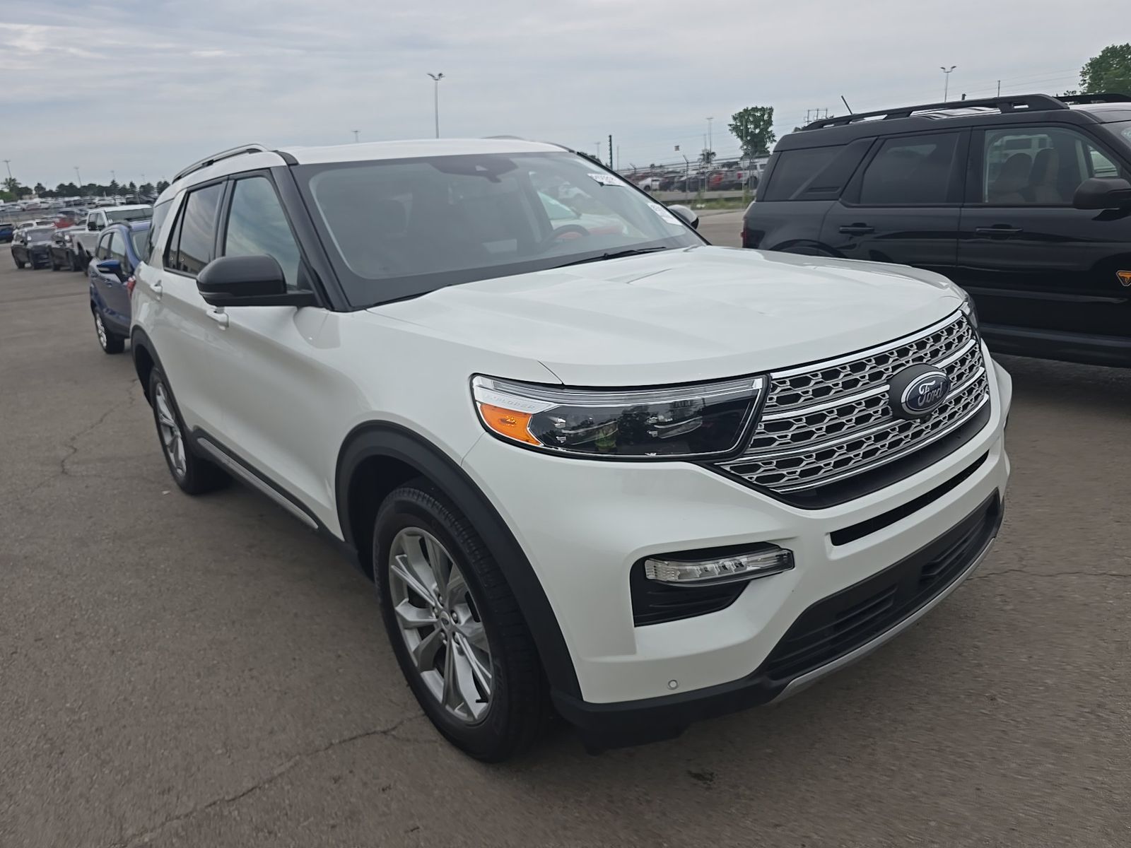 FORD EXPLORER - 4