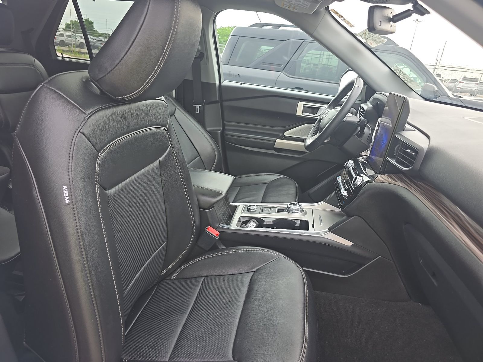 FORD EXPLORER - 9