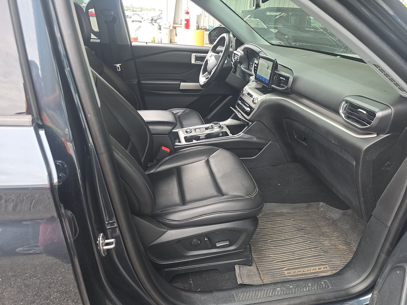 FORD EXPLORER - 9