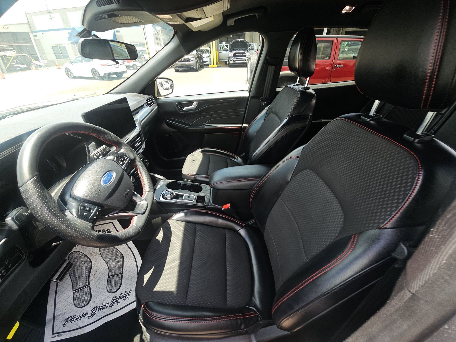 FORD ESCAPE - 8