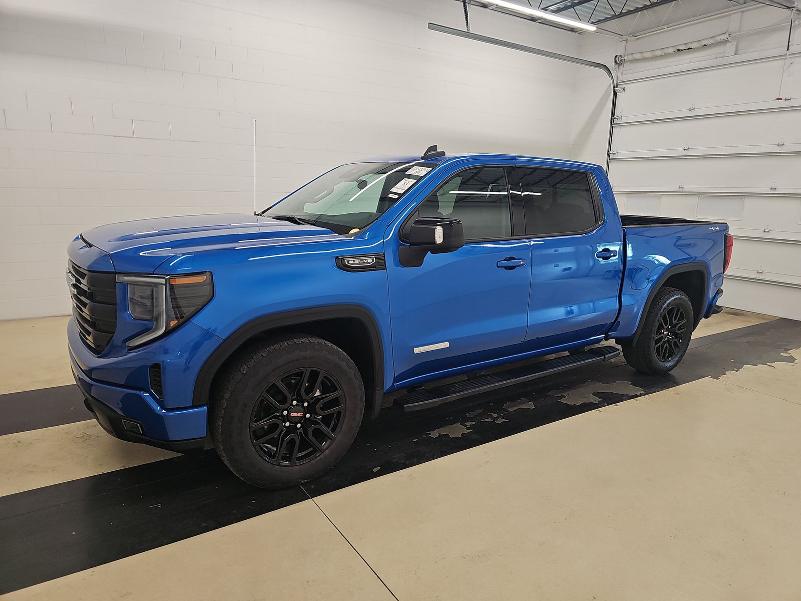 2024 GMC Sierra 4WD Crew Cab Standard Box Elevation's photo