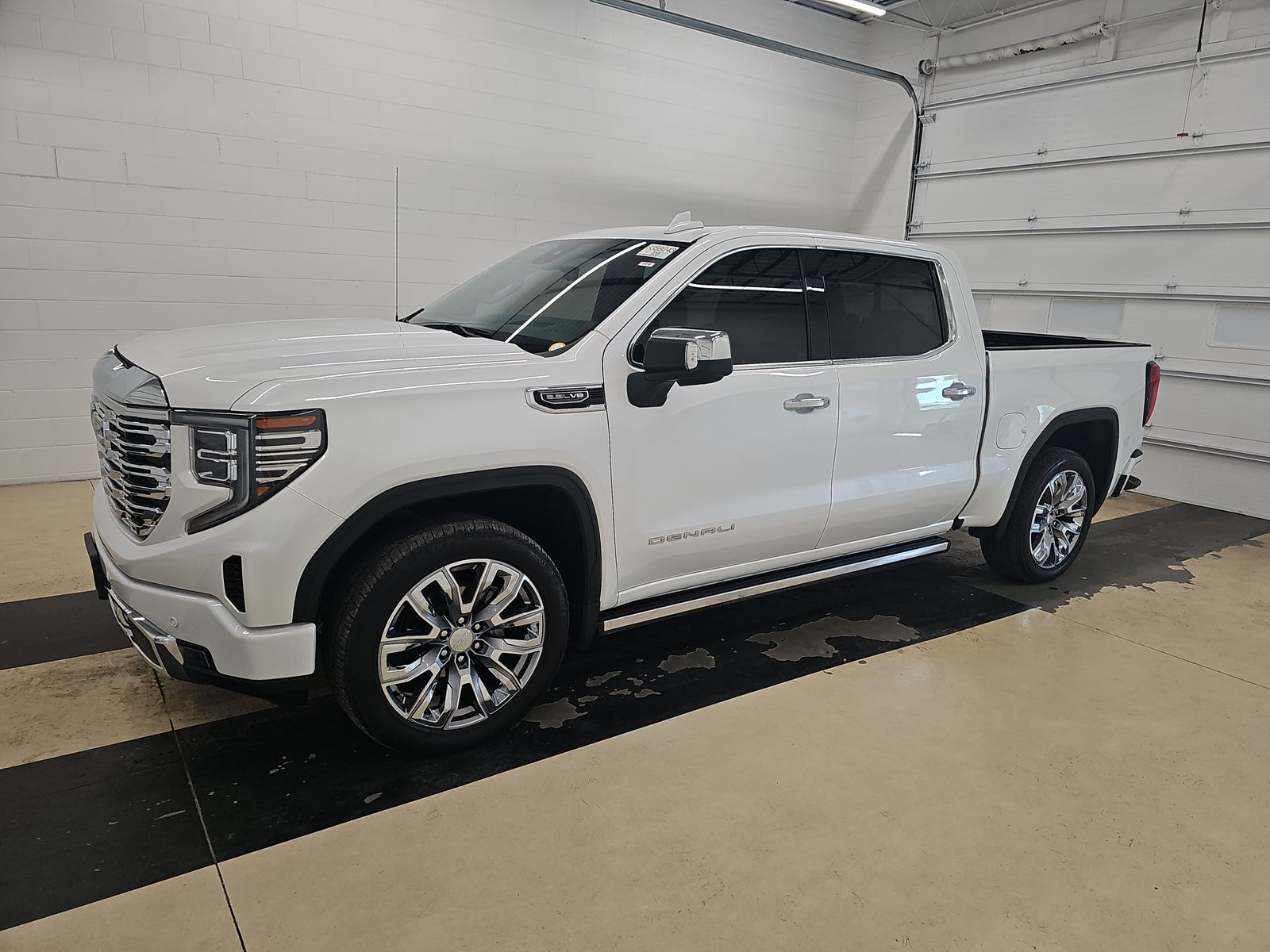 2024 GMC Sierra 4WD Crew Cab Short Box Denali's photo