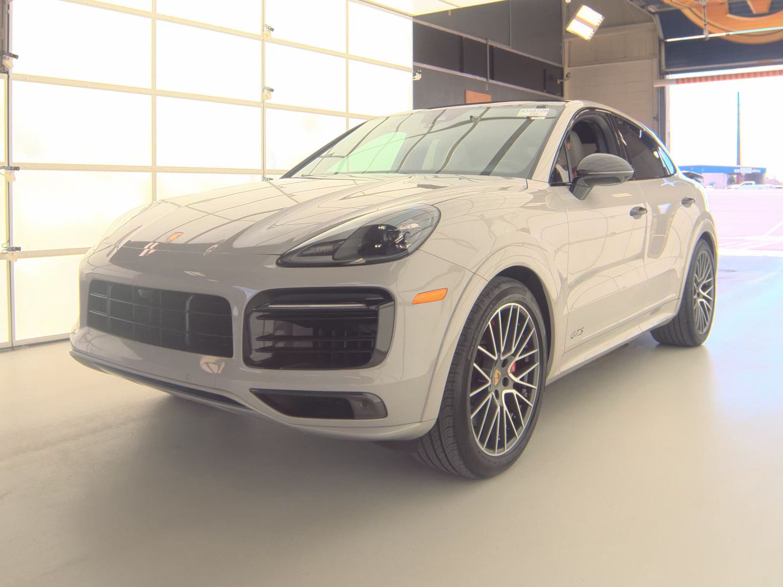 PORSCHE CAYENNE - 1