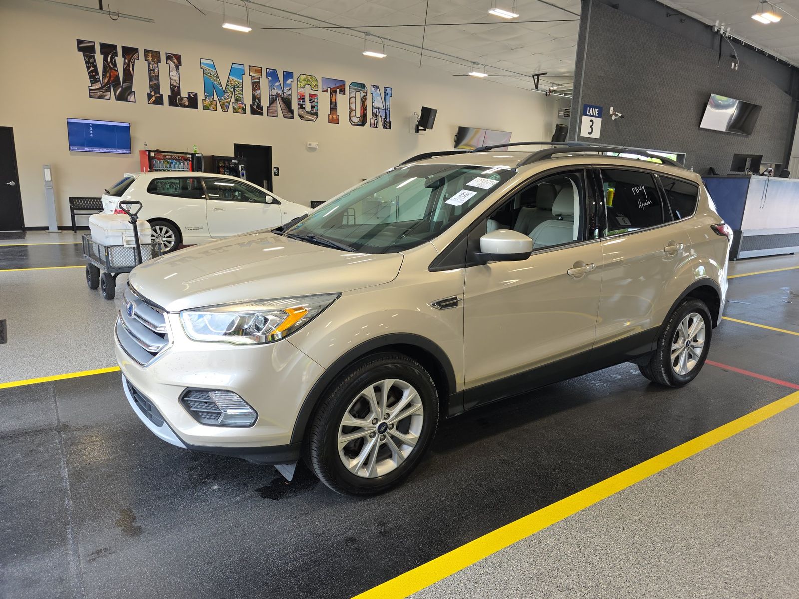 FORD ESCAPE - 1