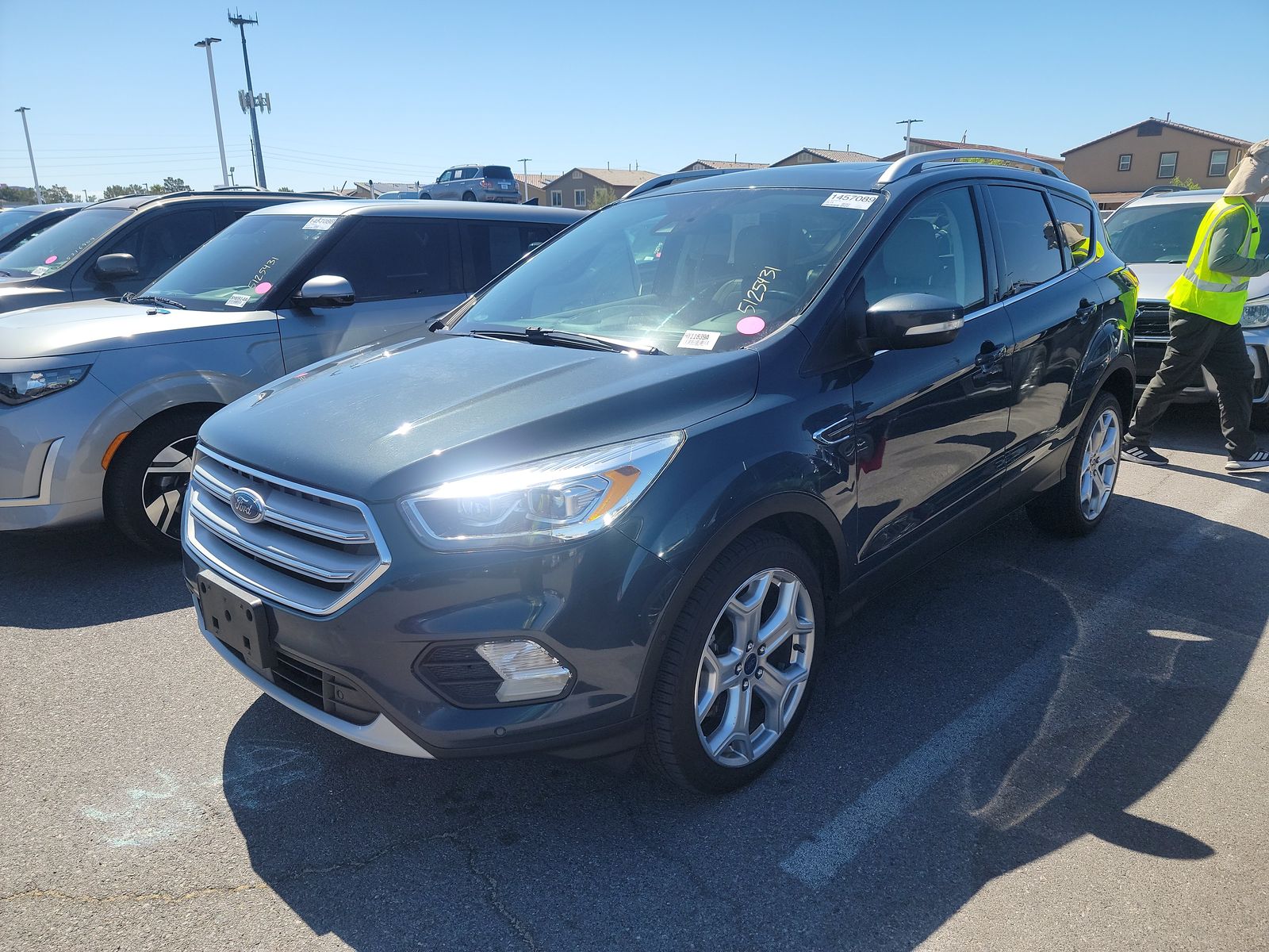 FORD ESCAPE - 1