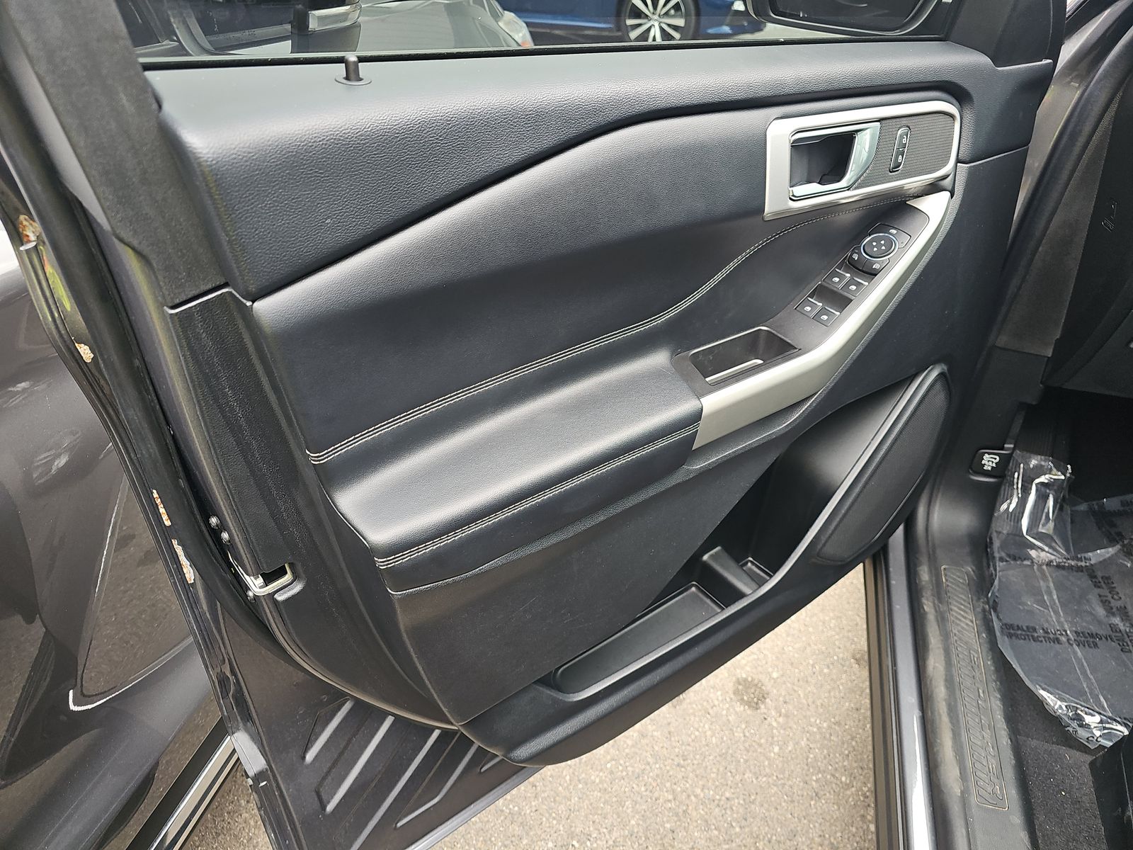 FORD EXPLORER - 10