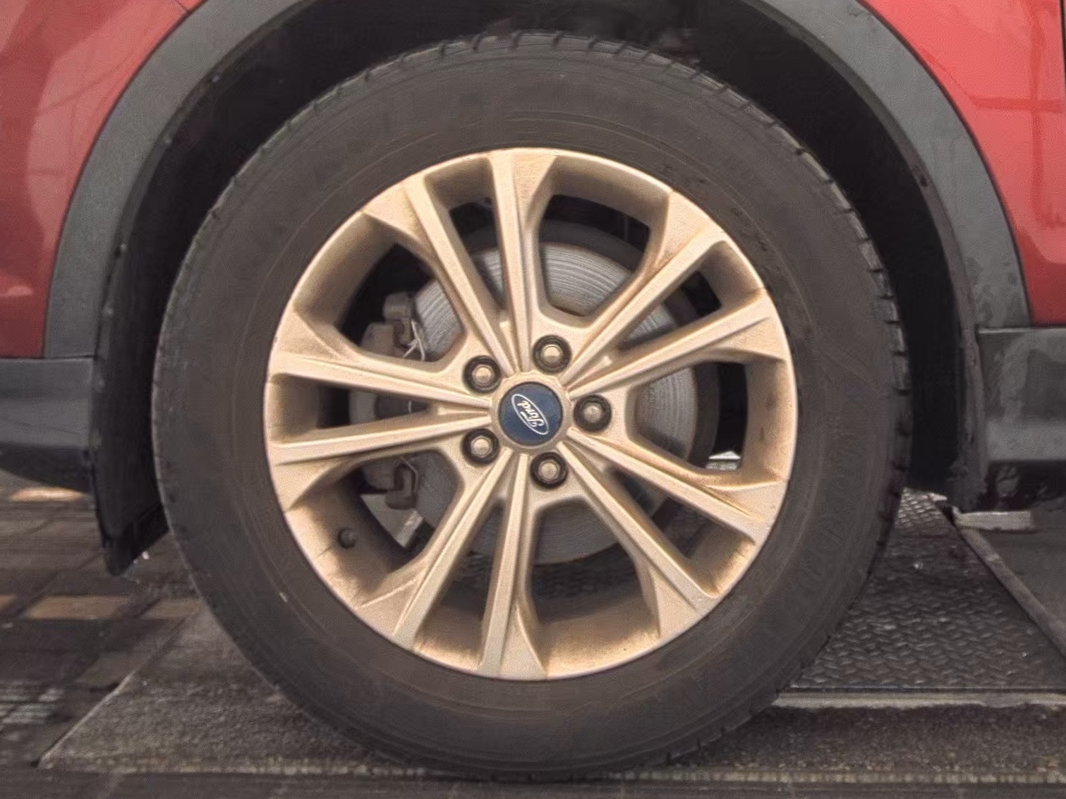 FORD ESCAPE - 10
