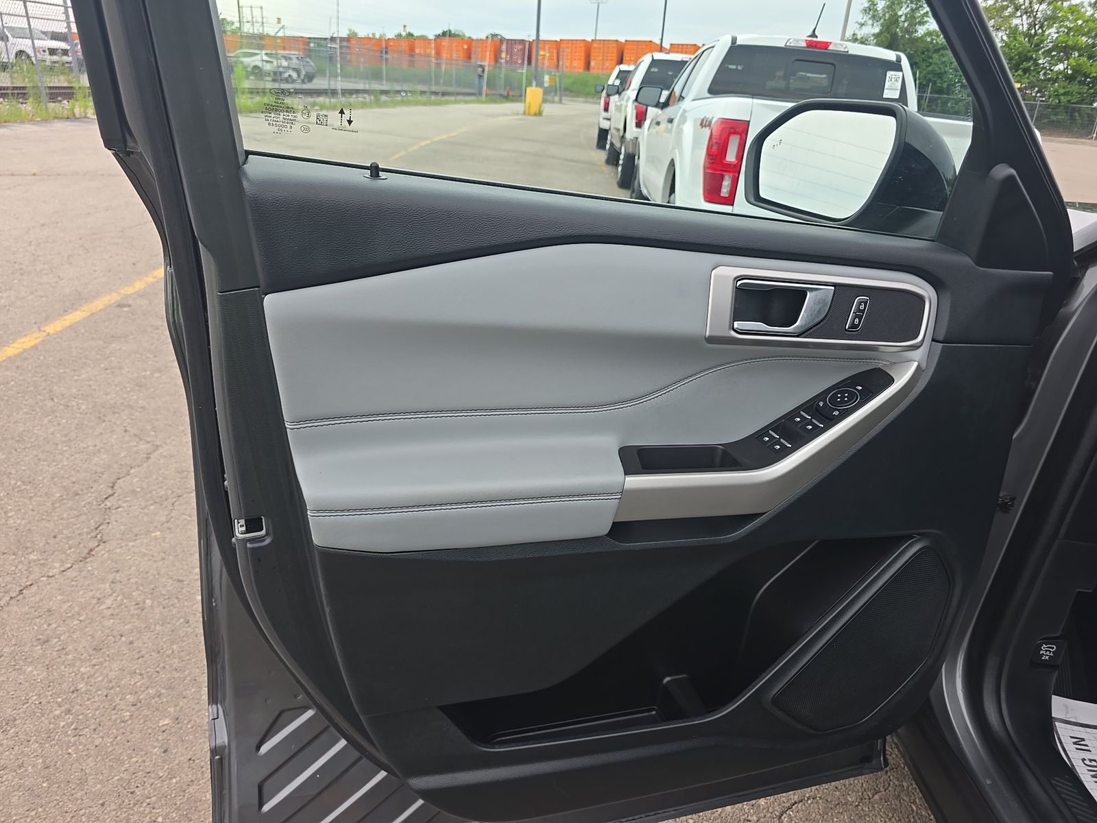 FORD EXPLORER - 10