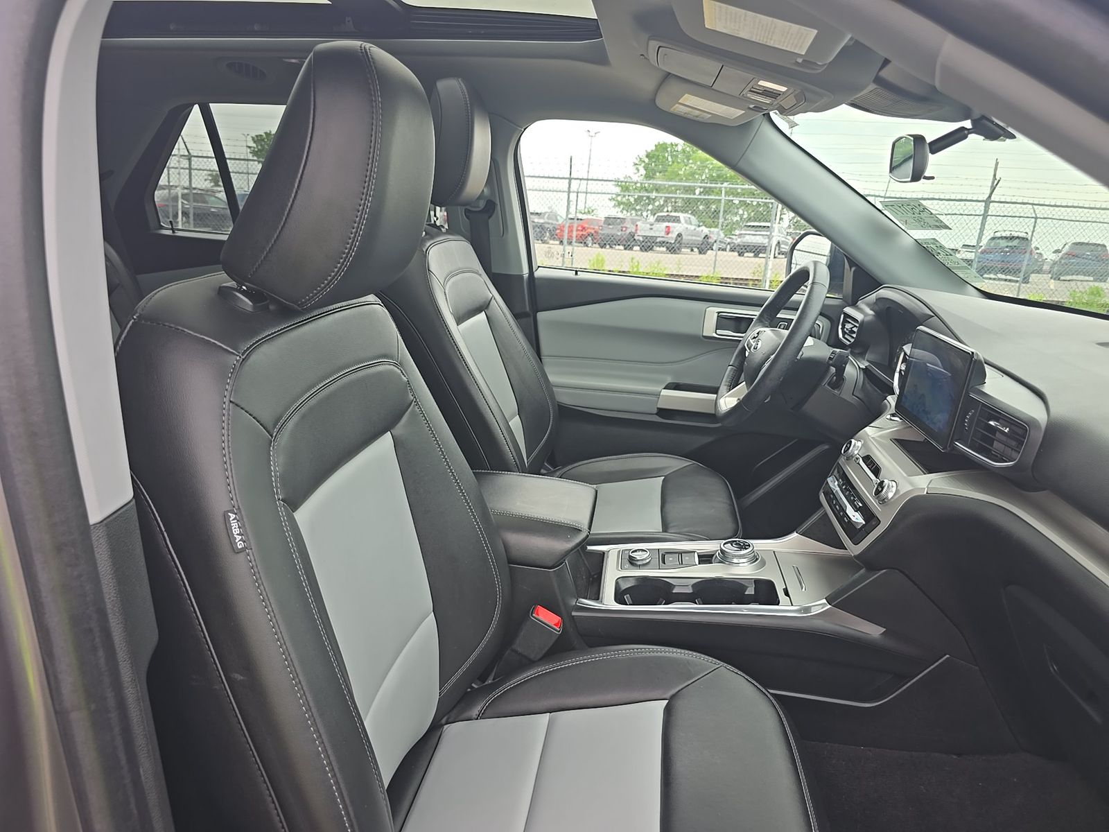 FORD EXPLORER - 9