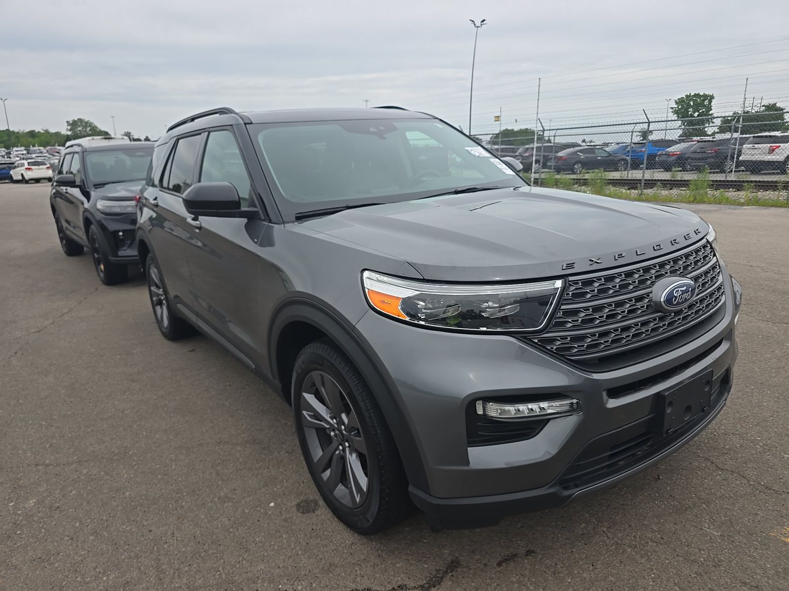 FORD EXPLORER - 4