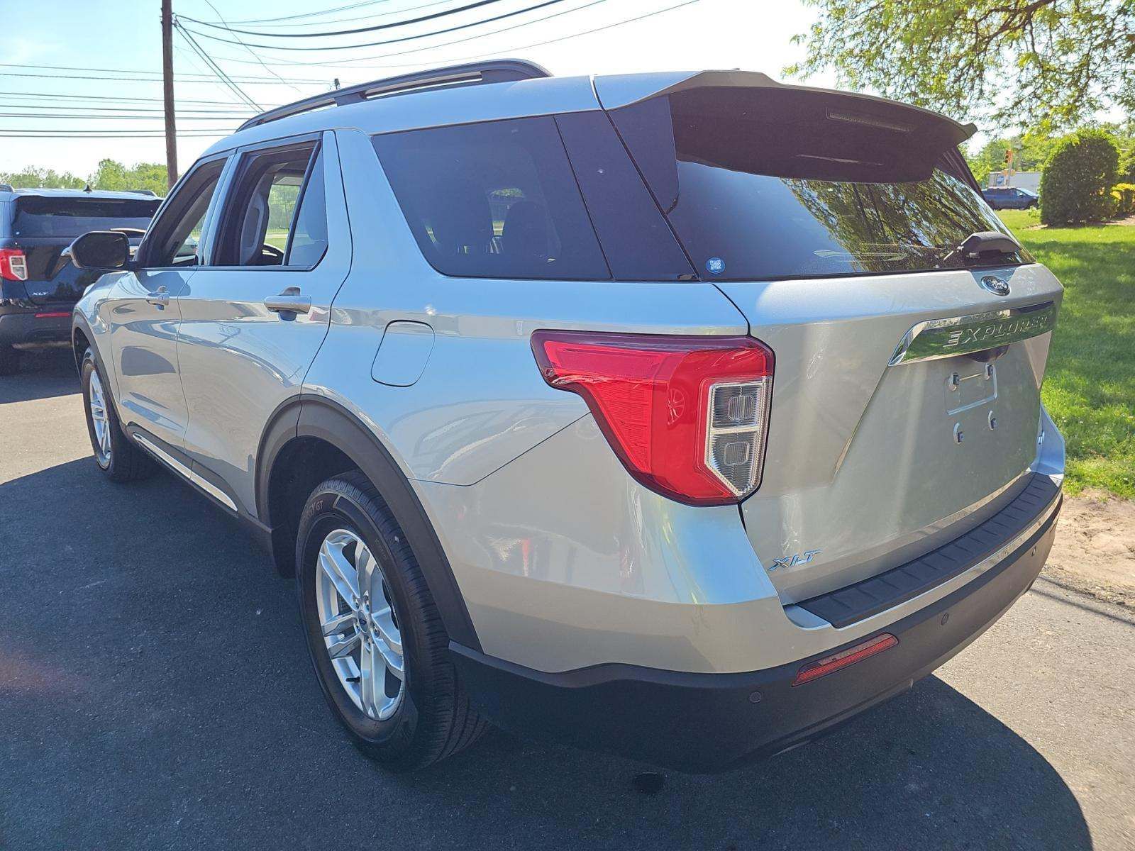 FORD EXPLORER - 4