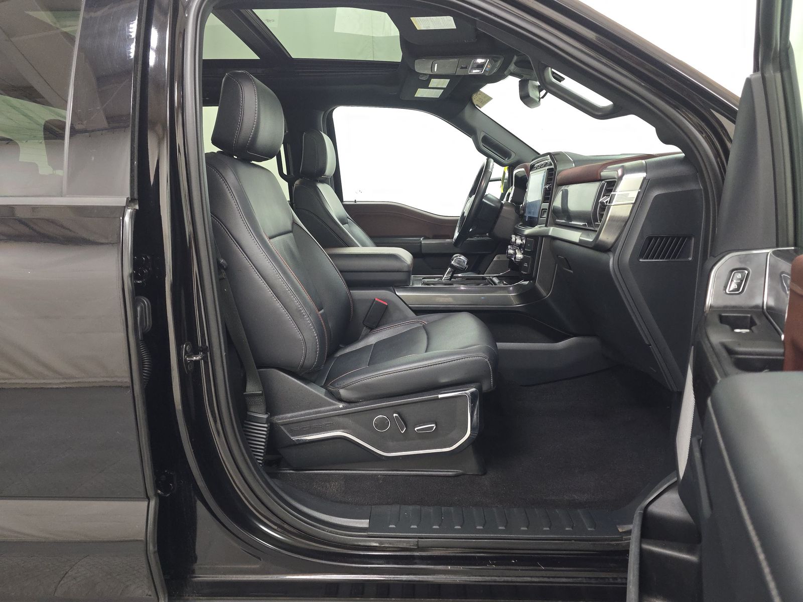2023 Ford F-150 Lariat AWD