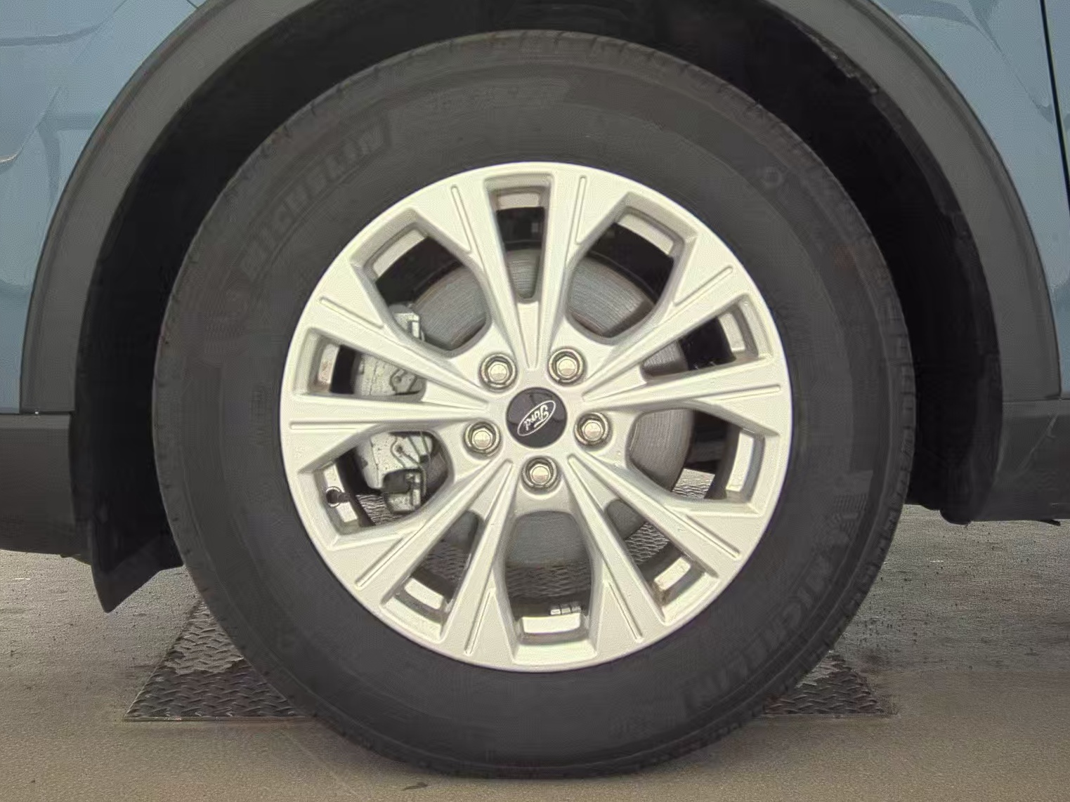 FORD ESCAPE - 10