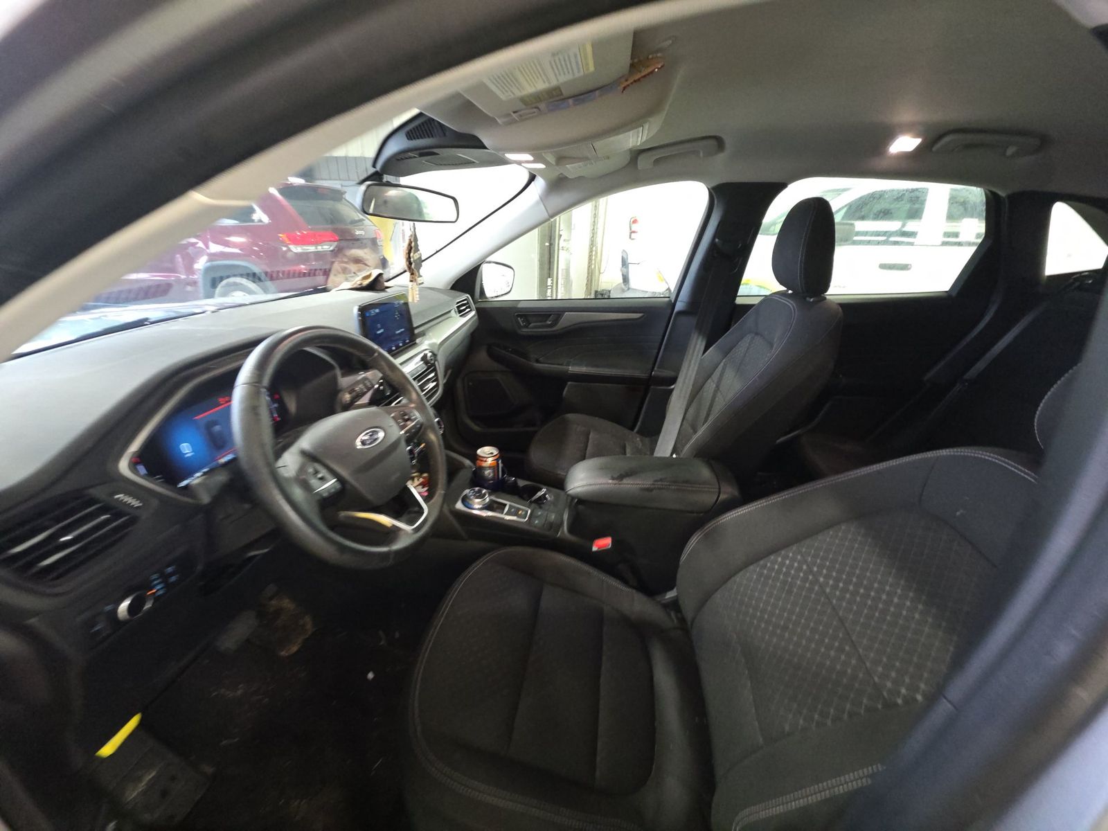 FORD ESCAPE - 8