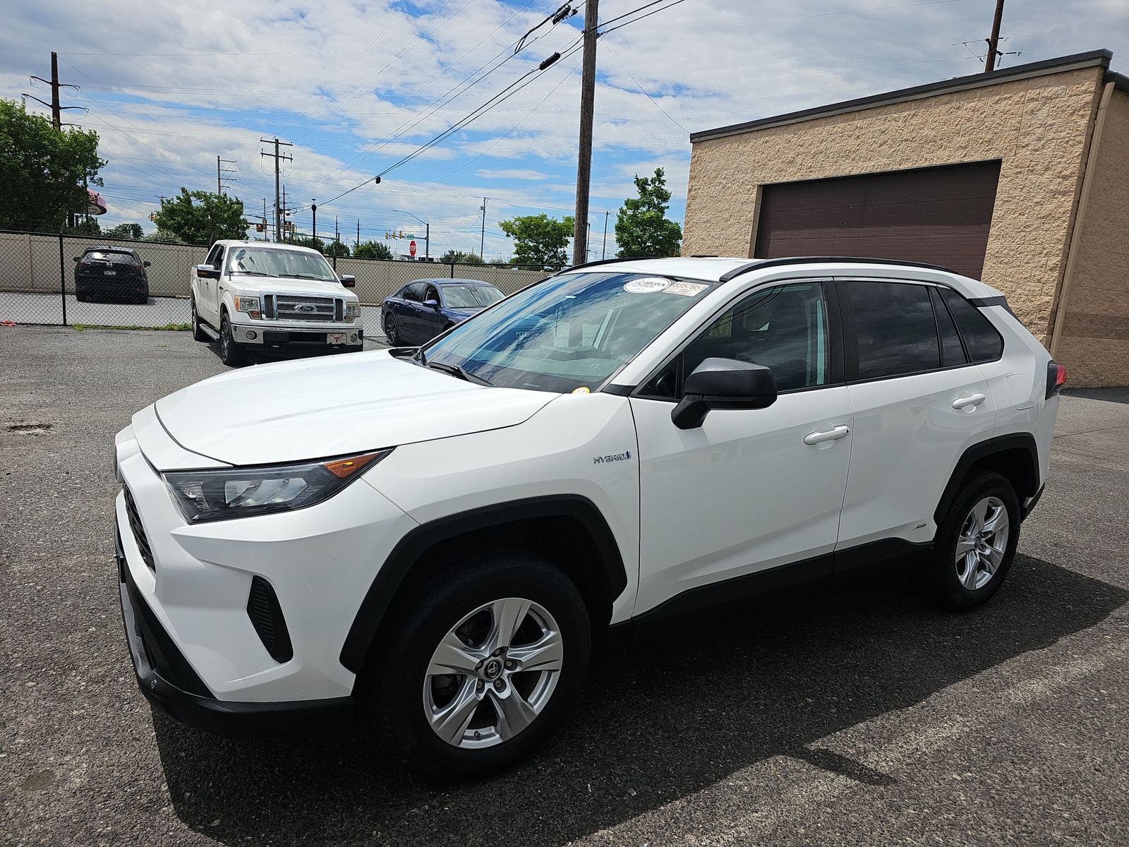 2020 Toyota RAV4 Hybrid LE AWD's photo