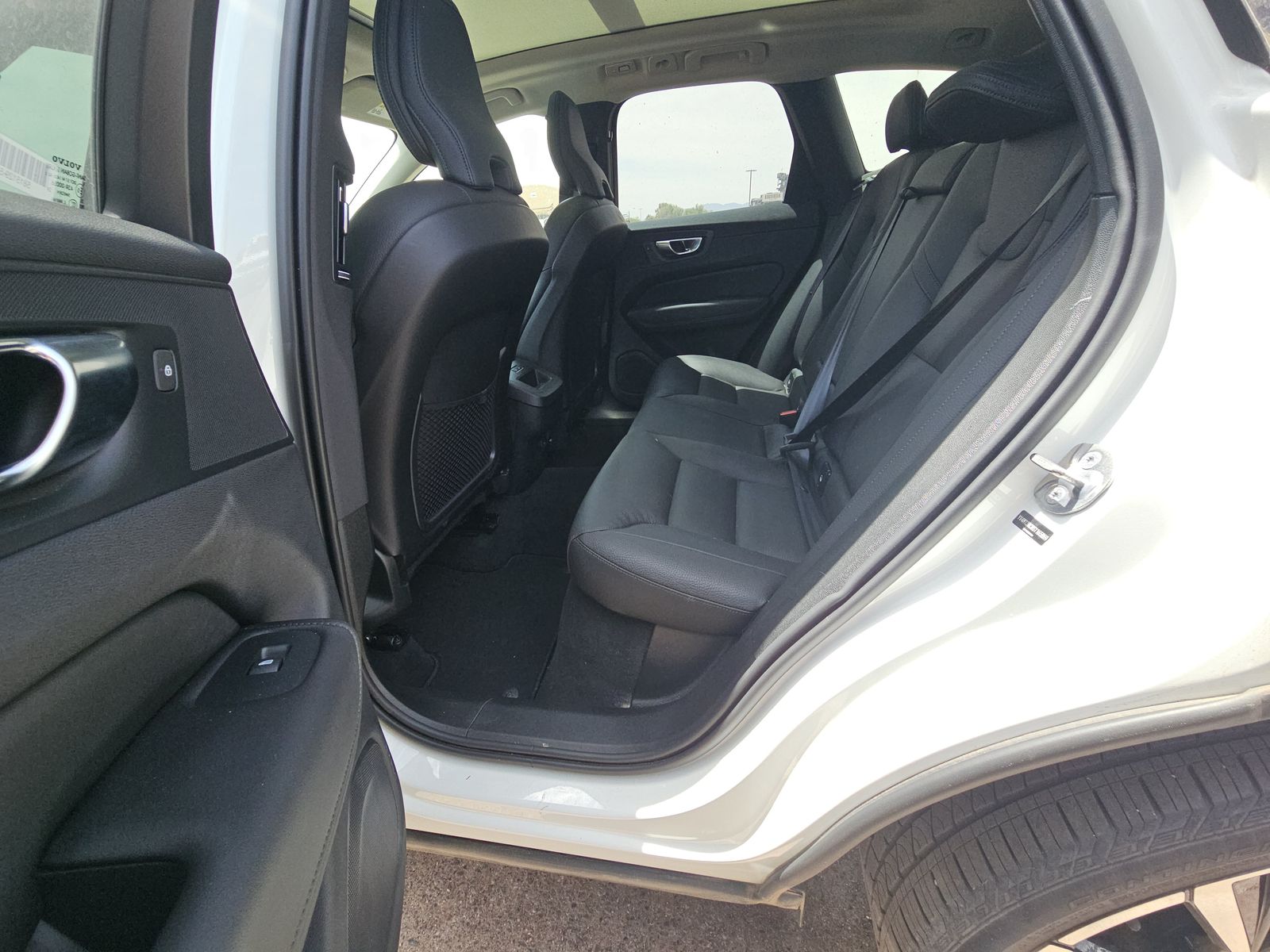 2025 Volvo XC60 B5 Plus AWD
