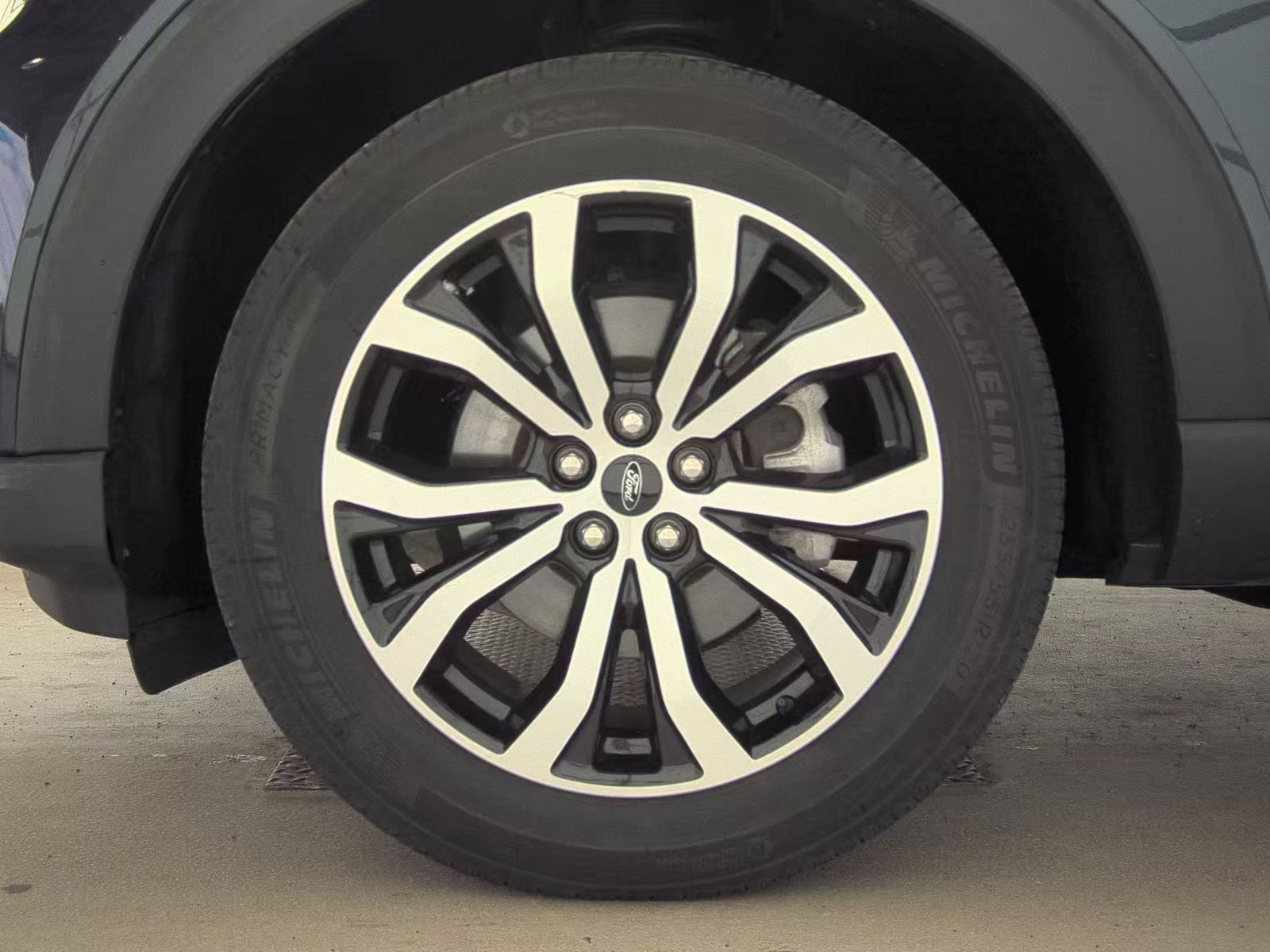 FORD EXPLORER - 10